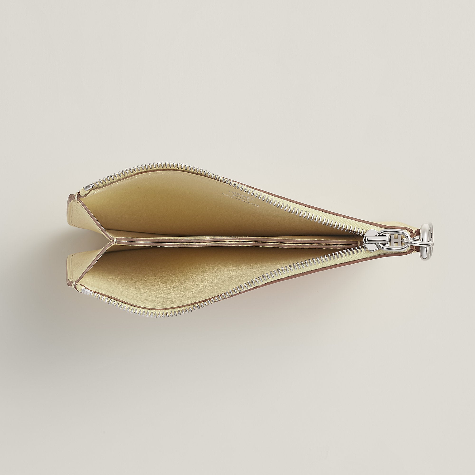 Hermes Zipengo Chaine D'Ancre Card Holder Jaune Milton