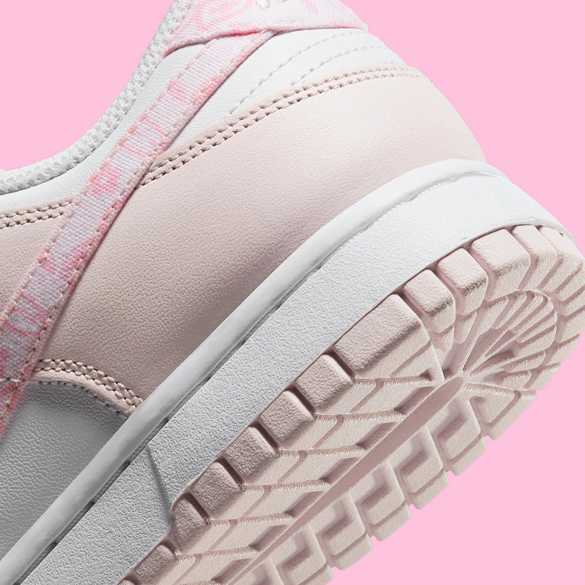 nike dunk low essential paisley pack pink w