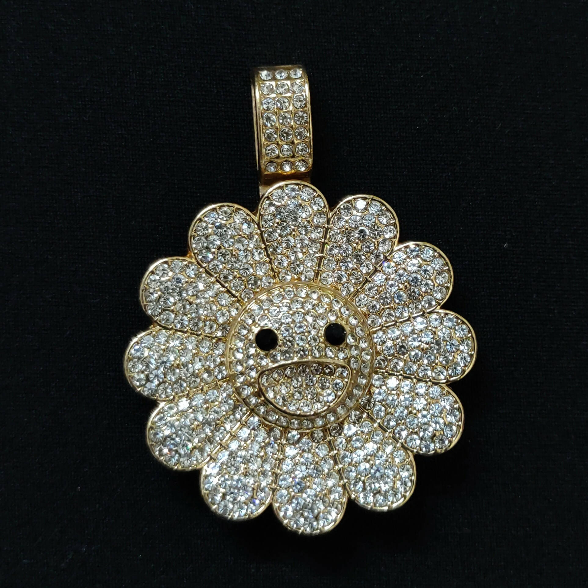 MURAKAMI FLOWER ICED OUT PENDANT (GOLD)