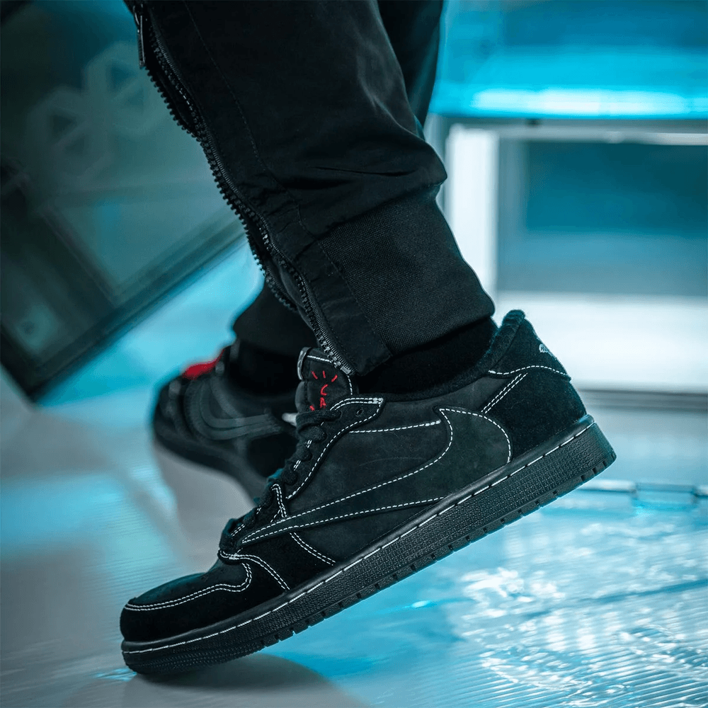 air jordan 1 low x travis scott black phantom