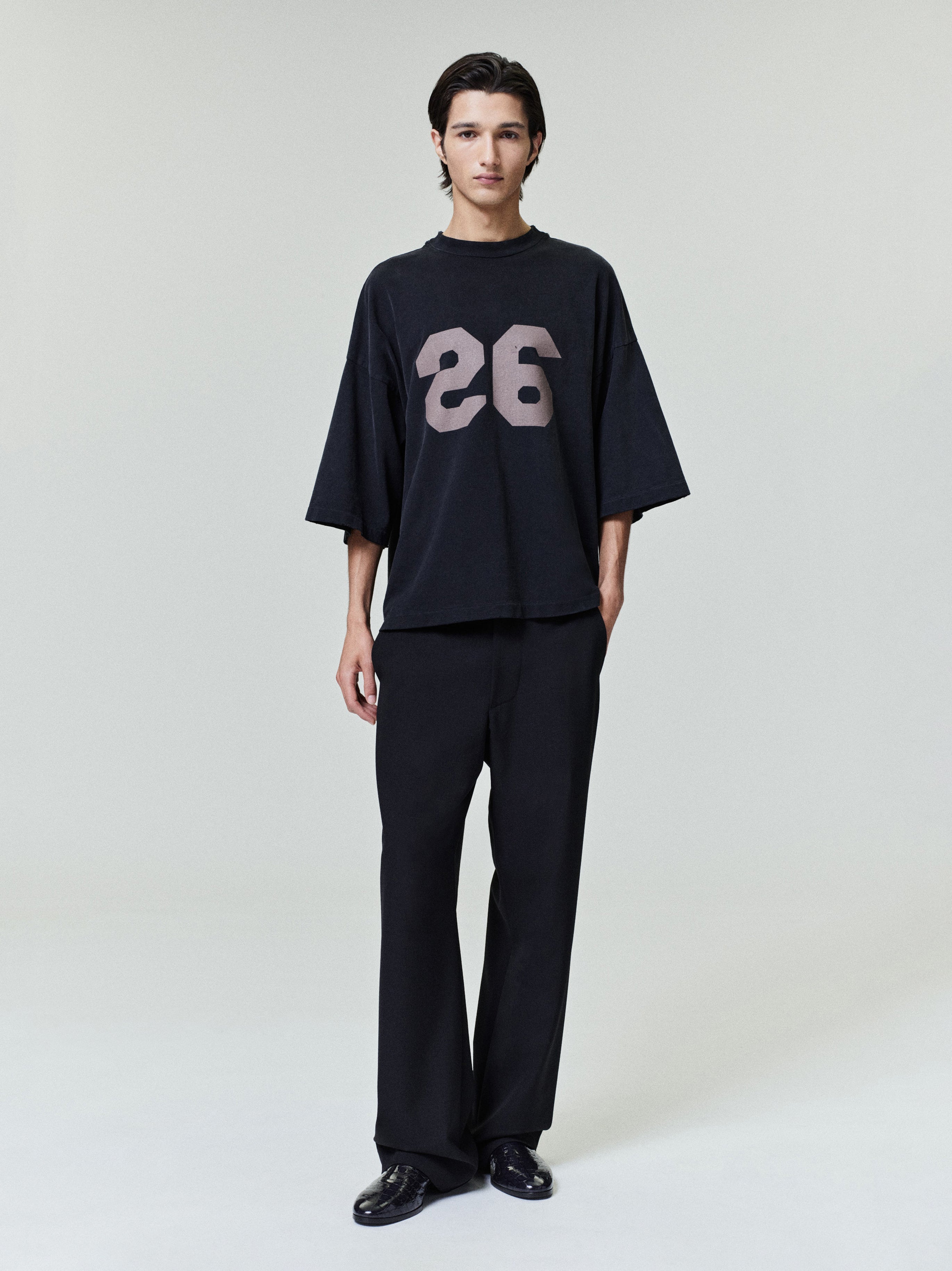 Essentials 26 Tee Black