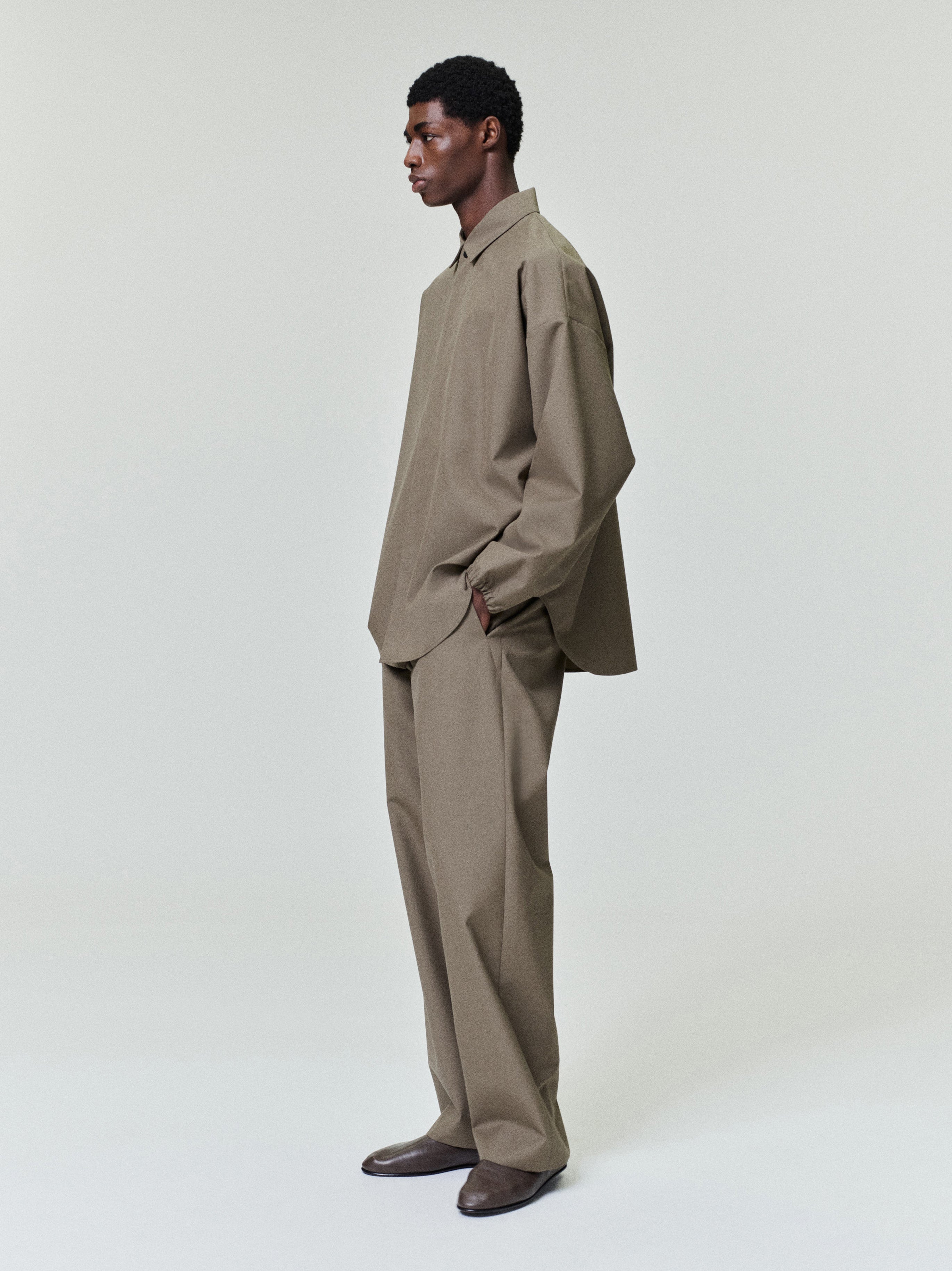 Essentials Wool Poplin Casual Flat Front Pants Clay