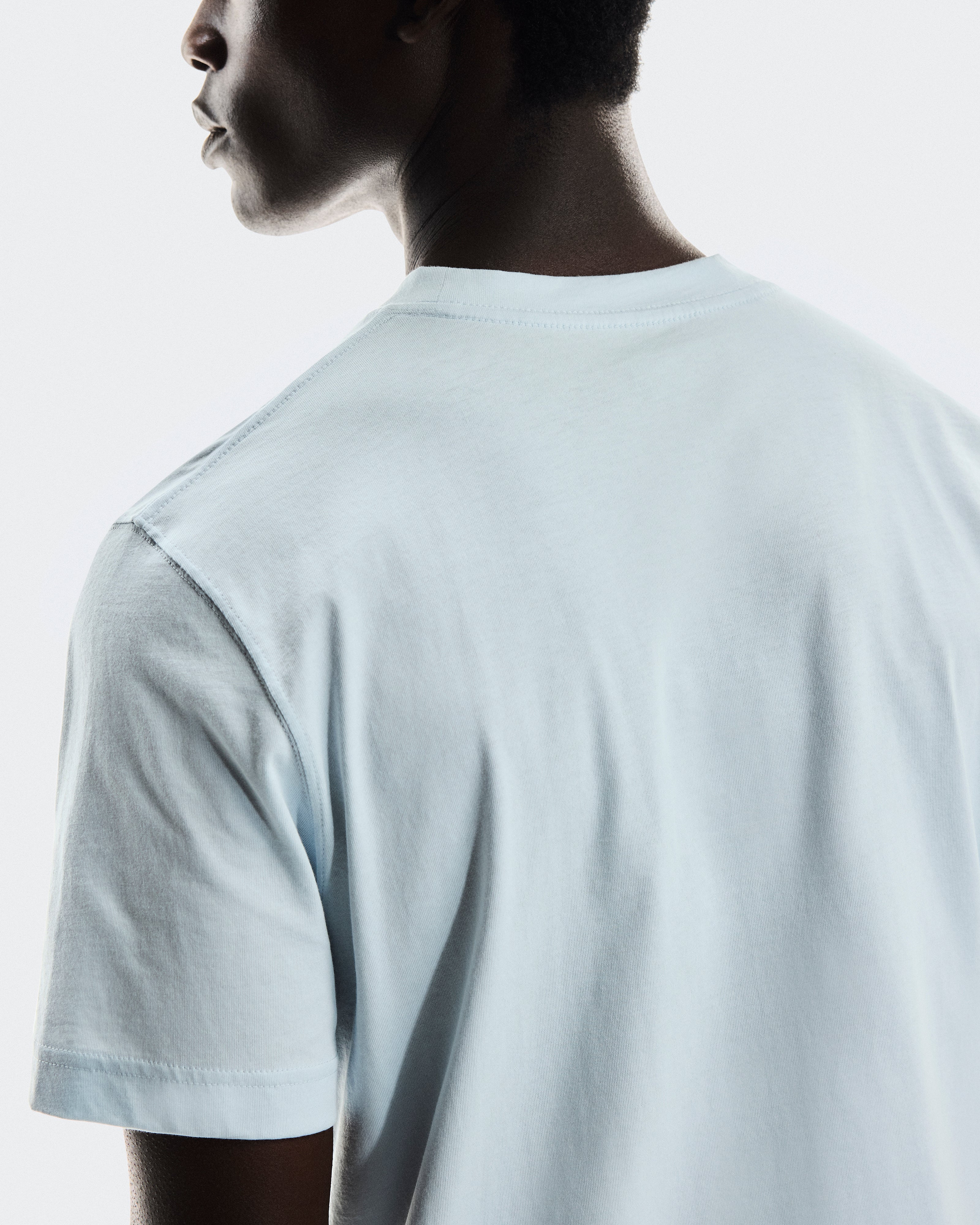 On Graphic-T Arctic