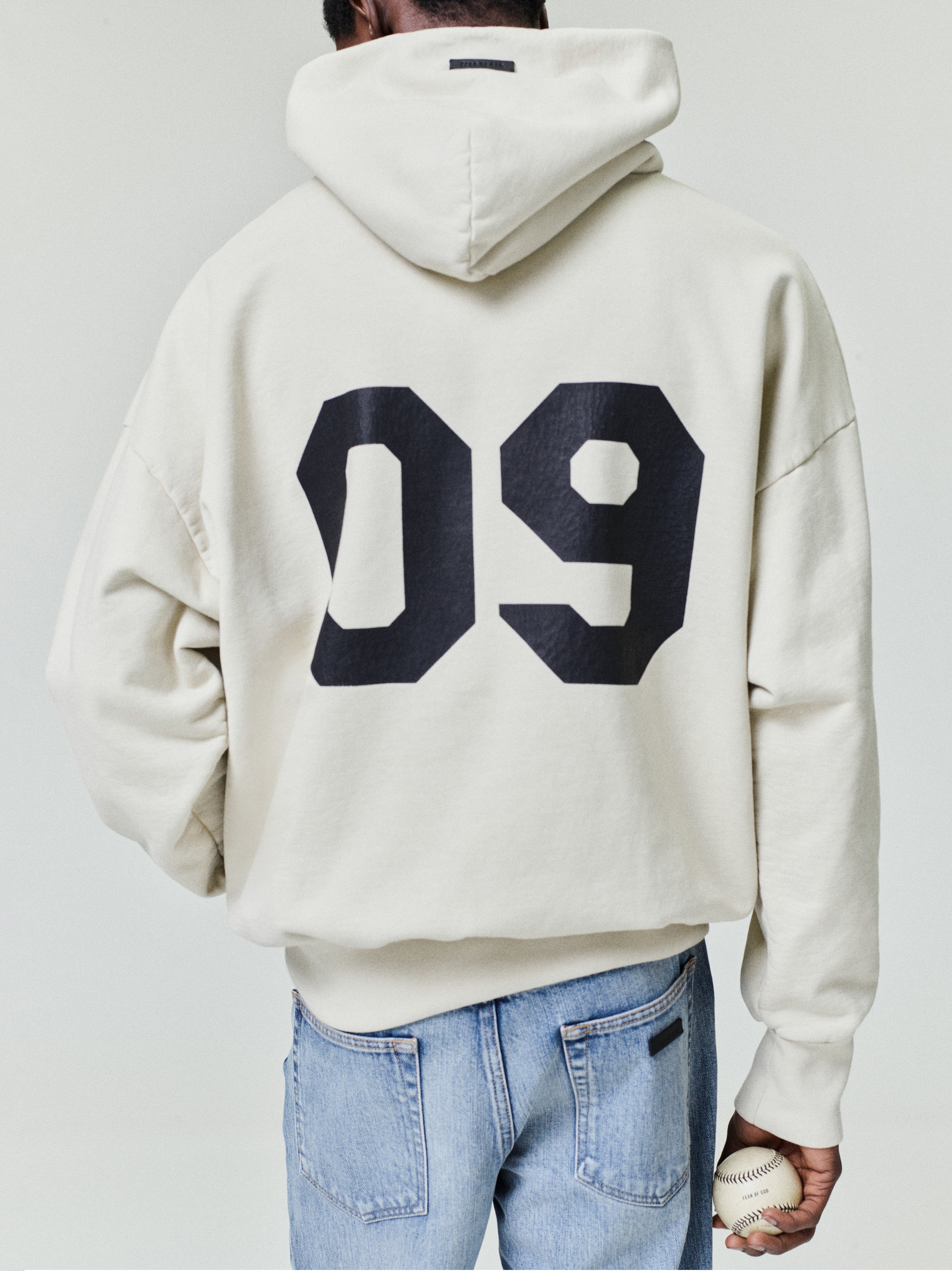 Essentials 09 Classic Hoodie Dirty Ivory