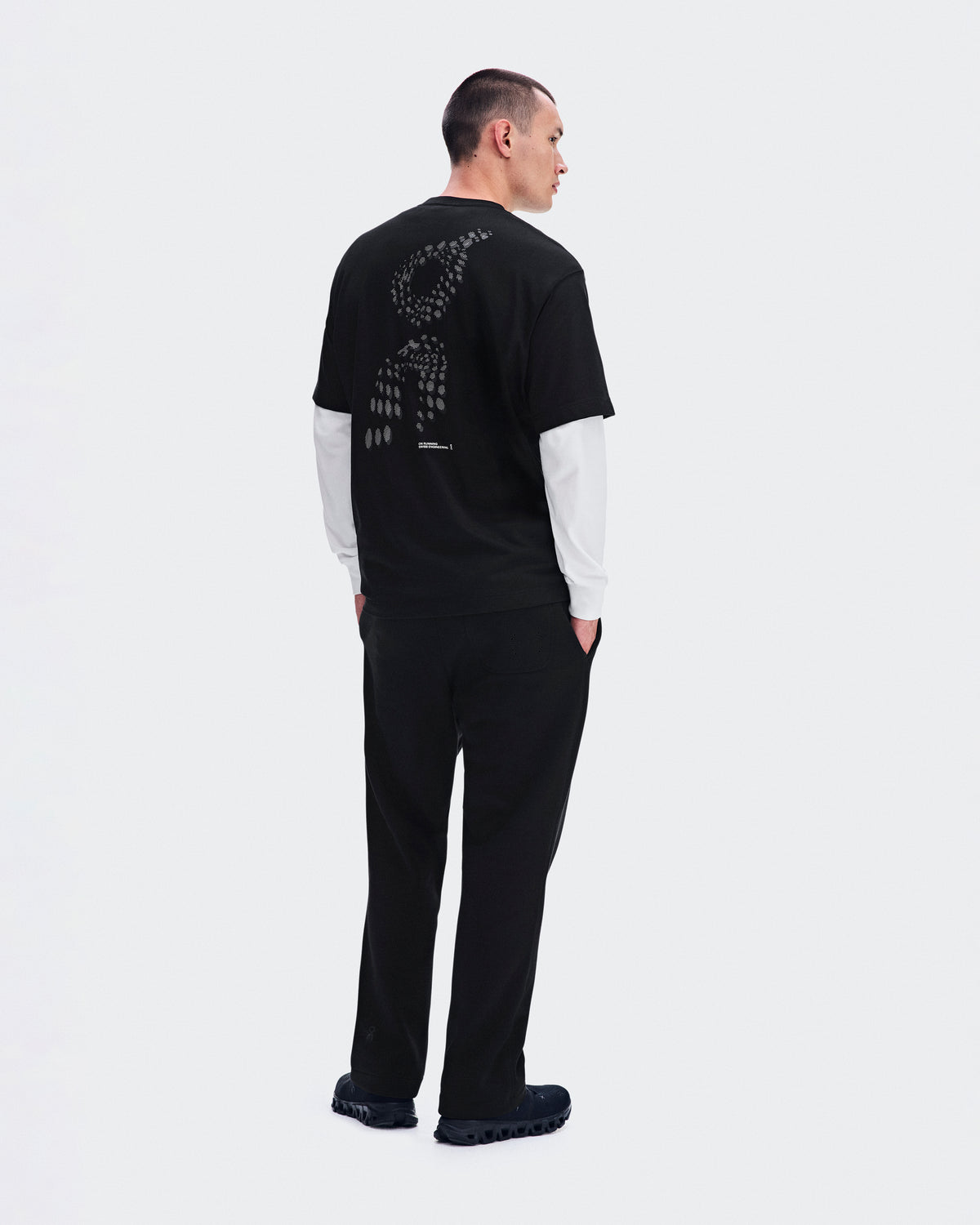 On Club Collective-T Runner Black