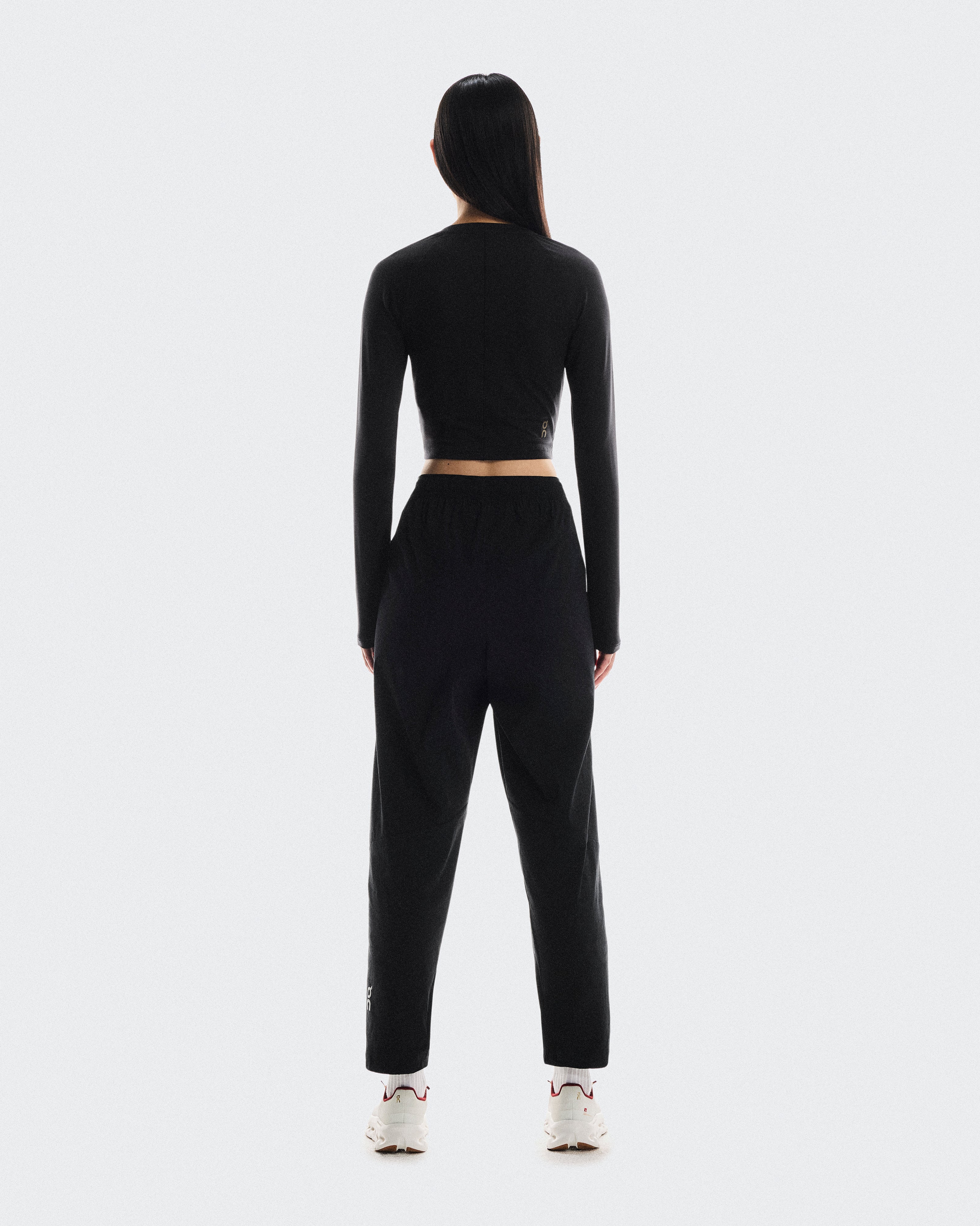 On Studio Long-T Crop Black (Women's)
