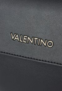 Valentino Bigs Cross Body Bag Nero