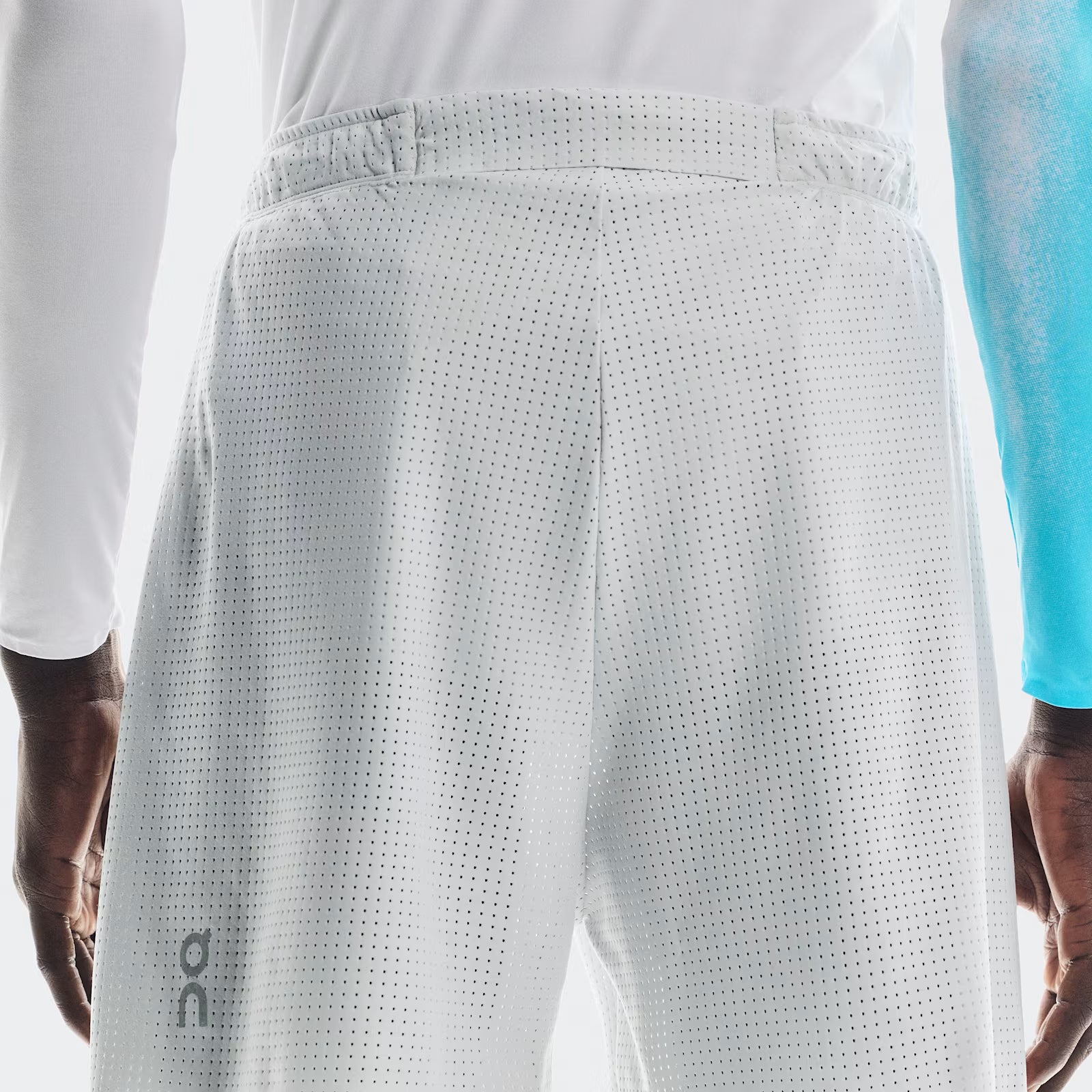On Pace Mesh Shorts Glacier