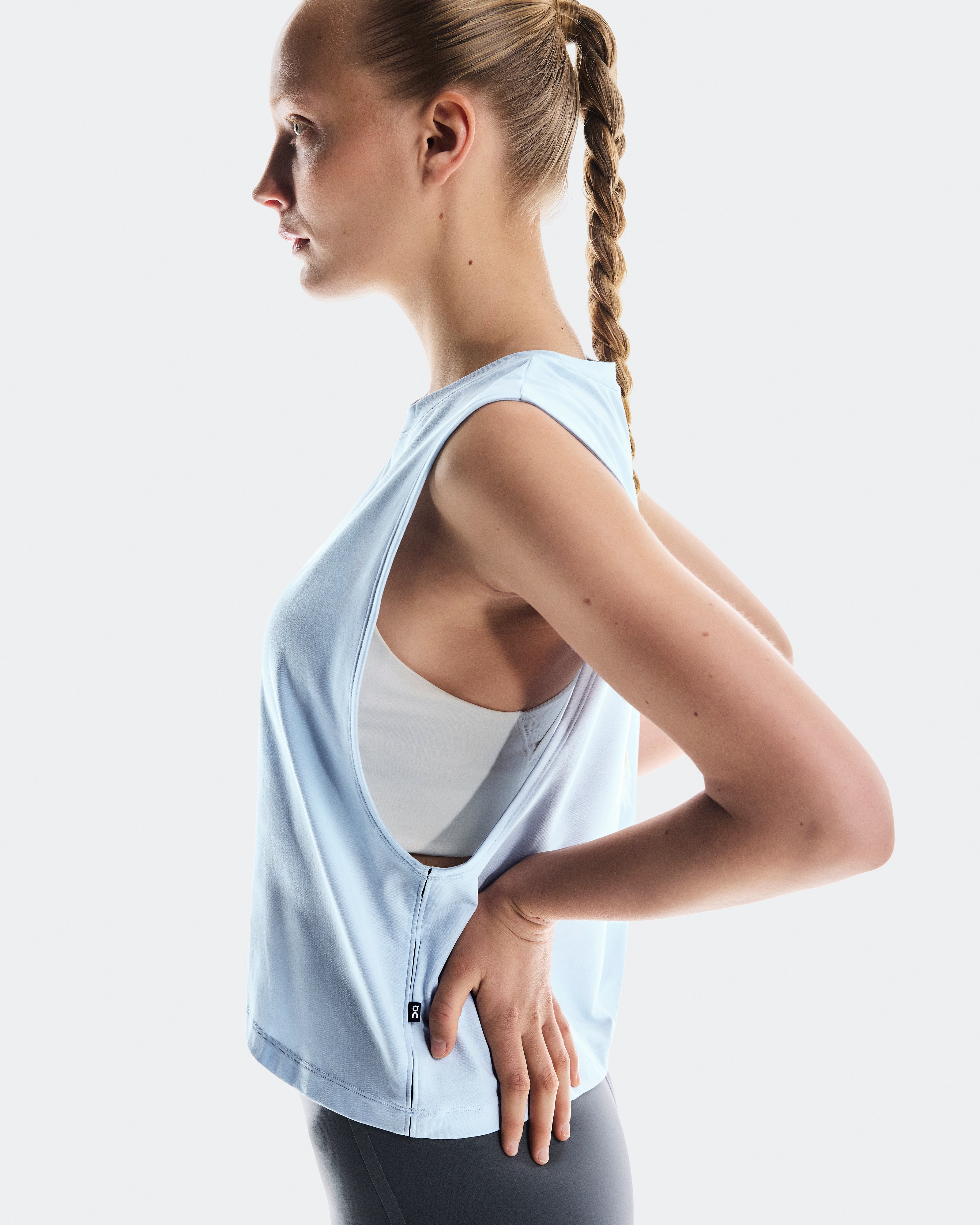 On Focus Crop Arctic (Women's)