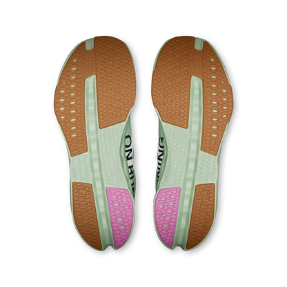 on running cloudsurfer next z5 mineral almon runningd (women's)