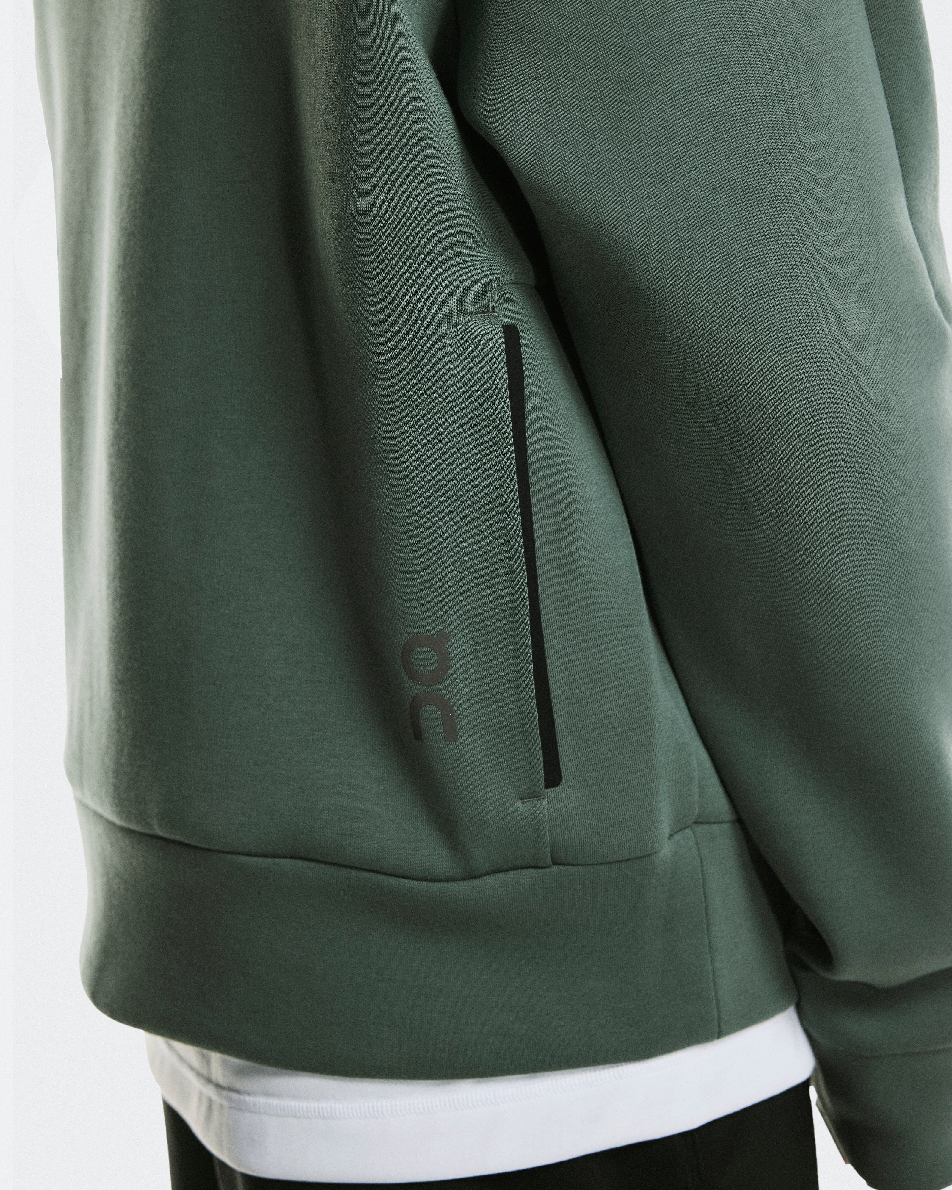 On Focus Tech Crew Olive