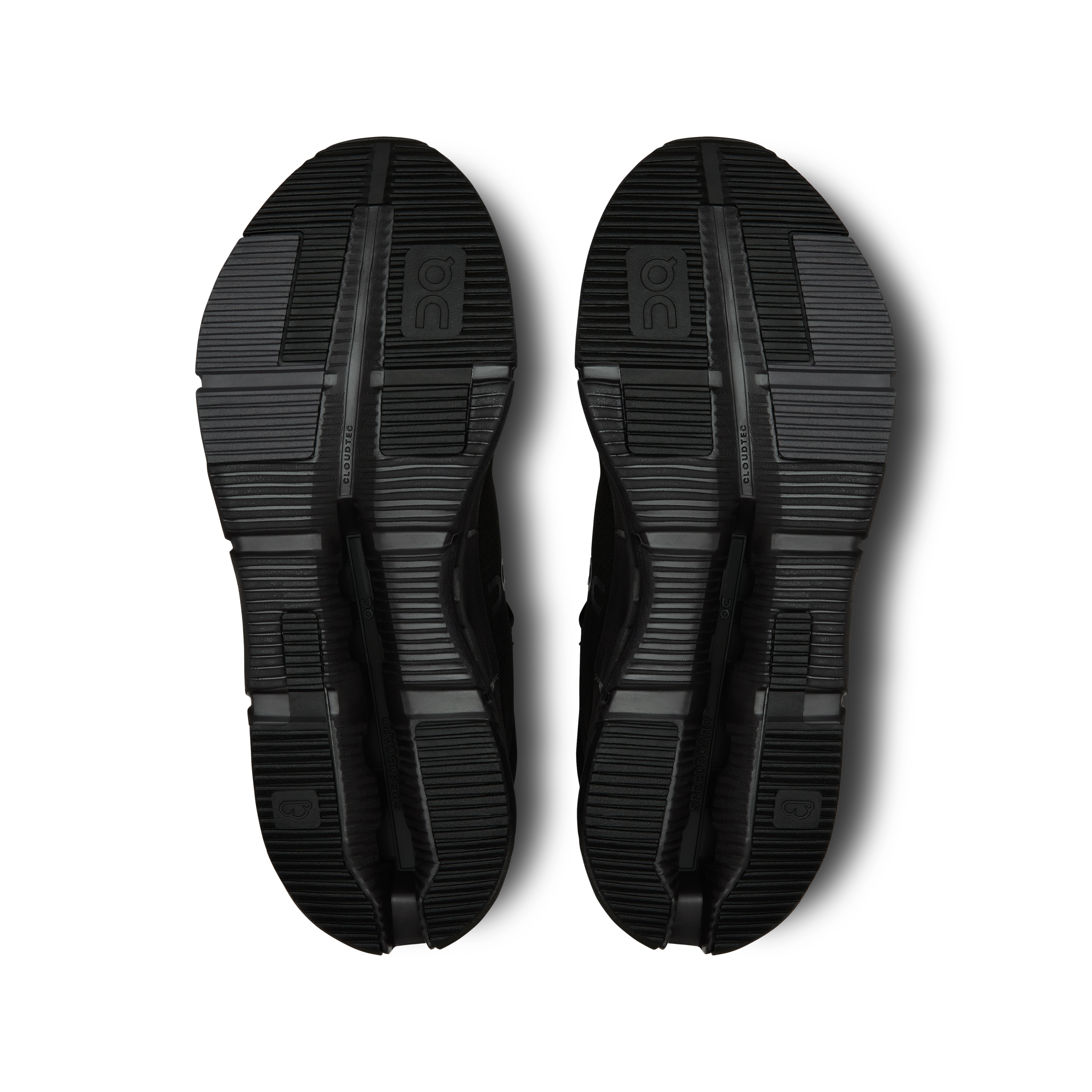 on running cloudnova 2 all black