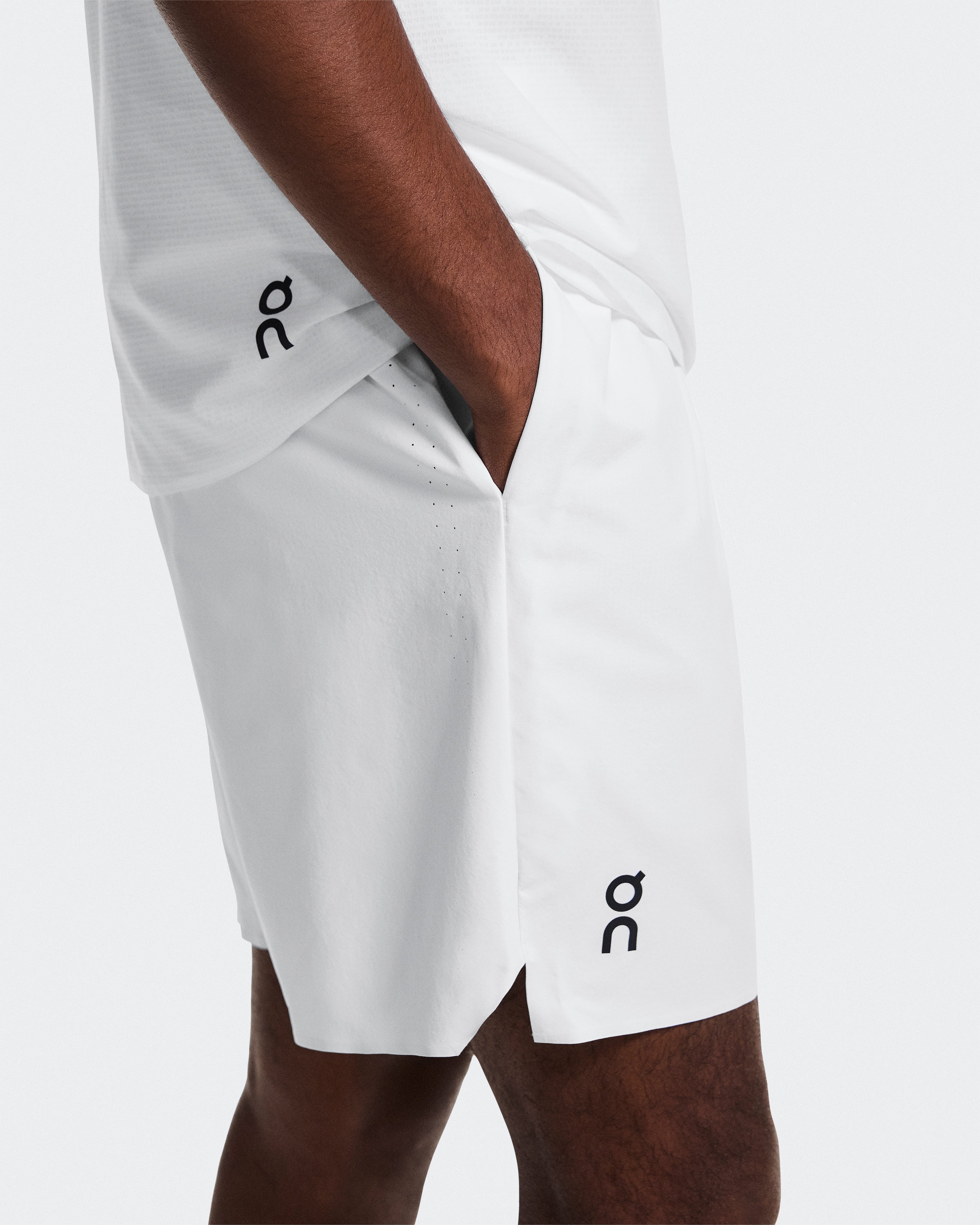 On 7" Court Shorts White