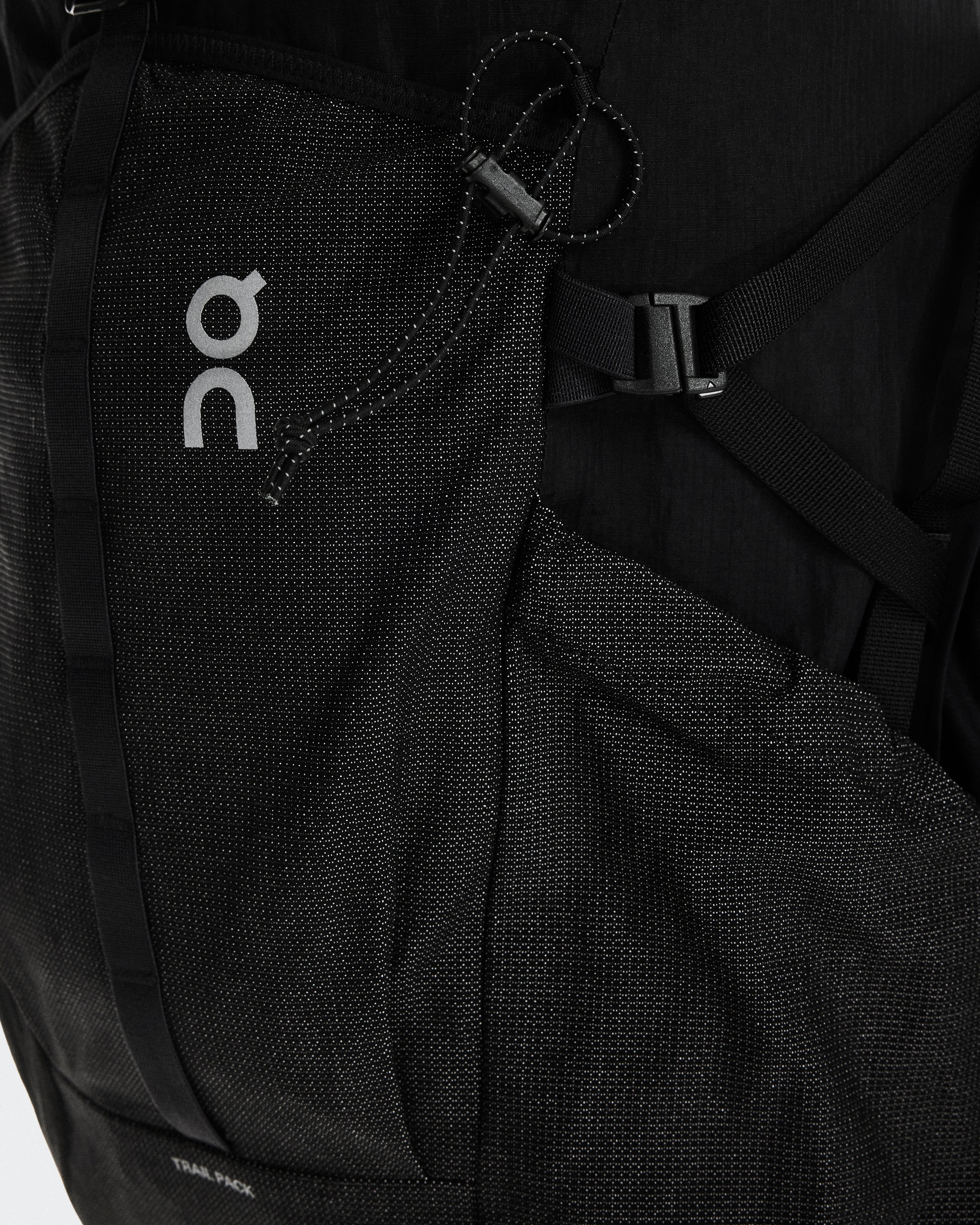 On Trail Pack 20L Black