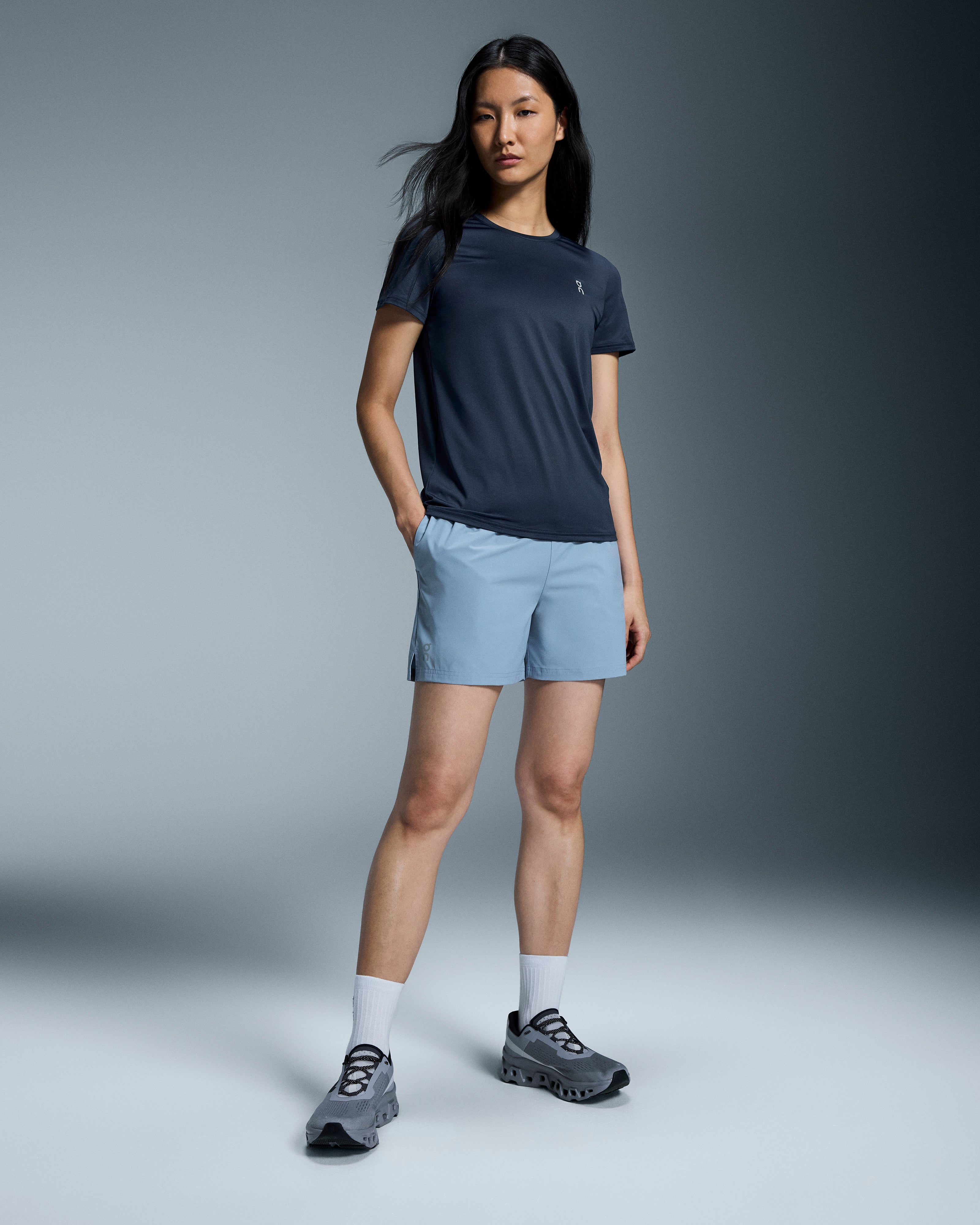 on 5" core shorts Chambray (Women's)