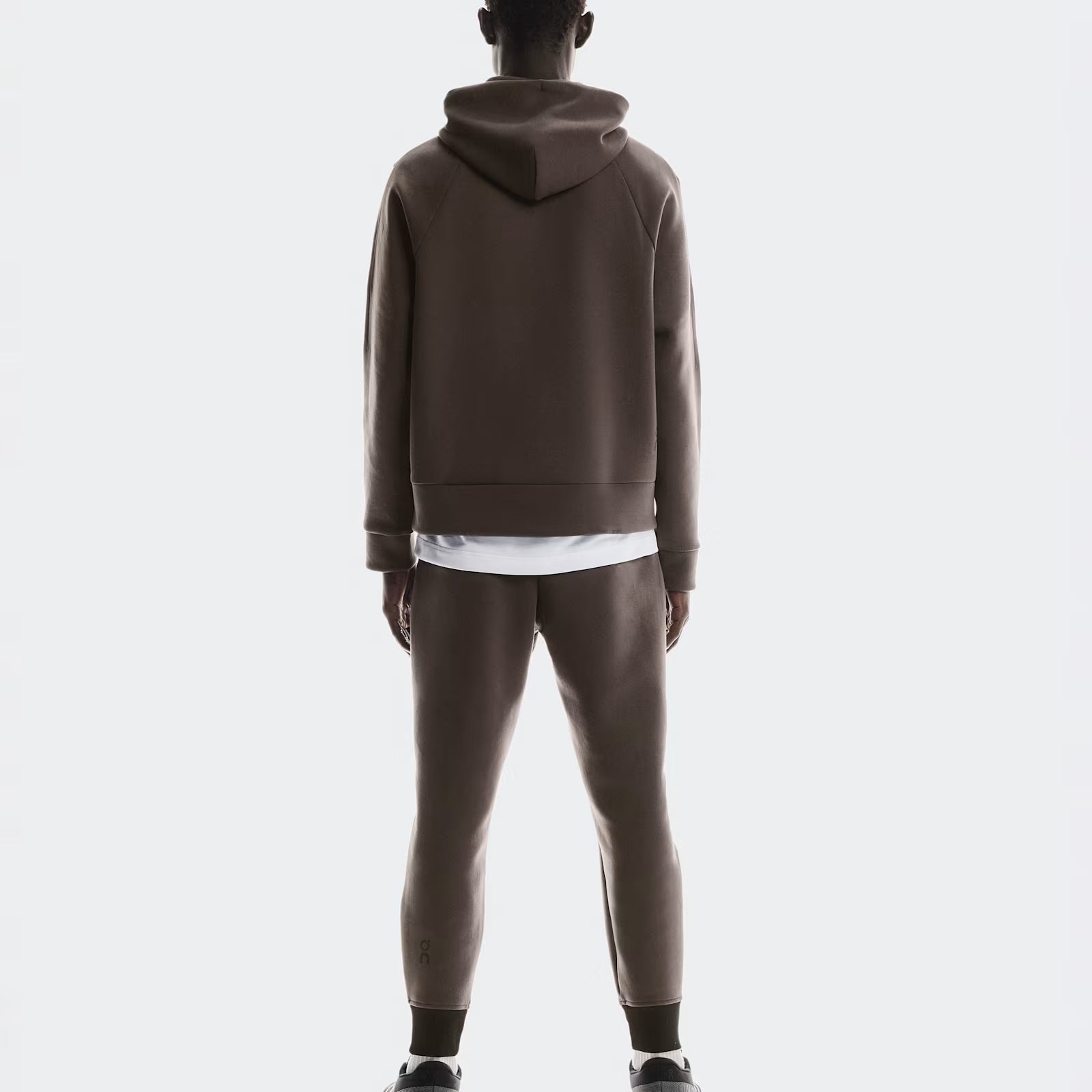 On Focus Tech Sweatpants Pebble