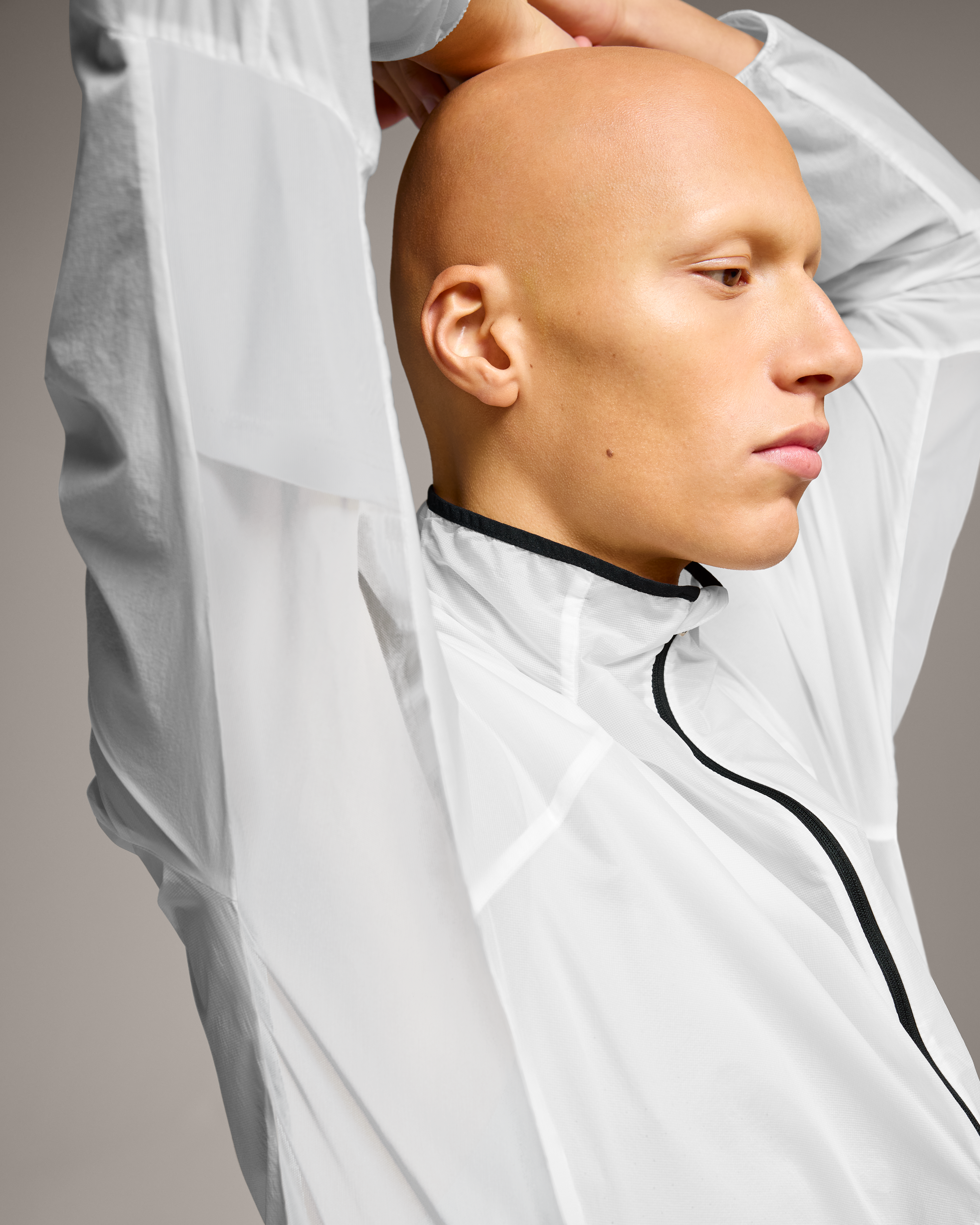 On Zero Jacket Undyed-White