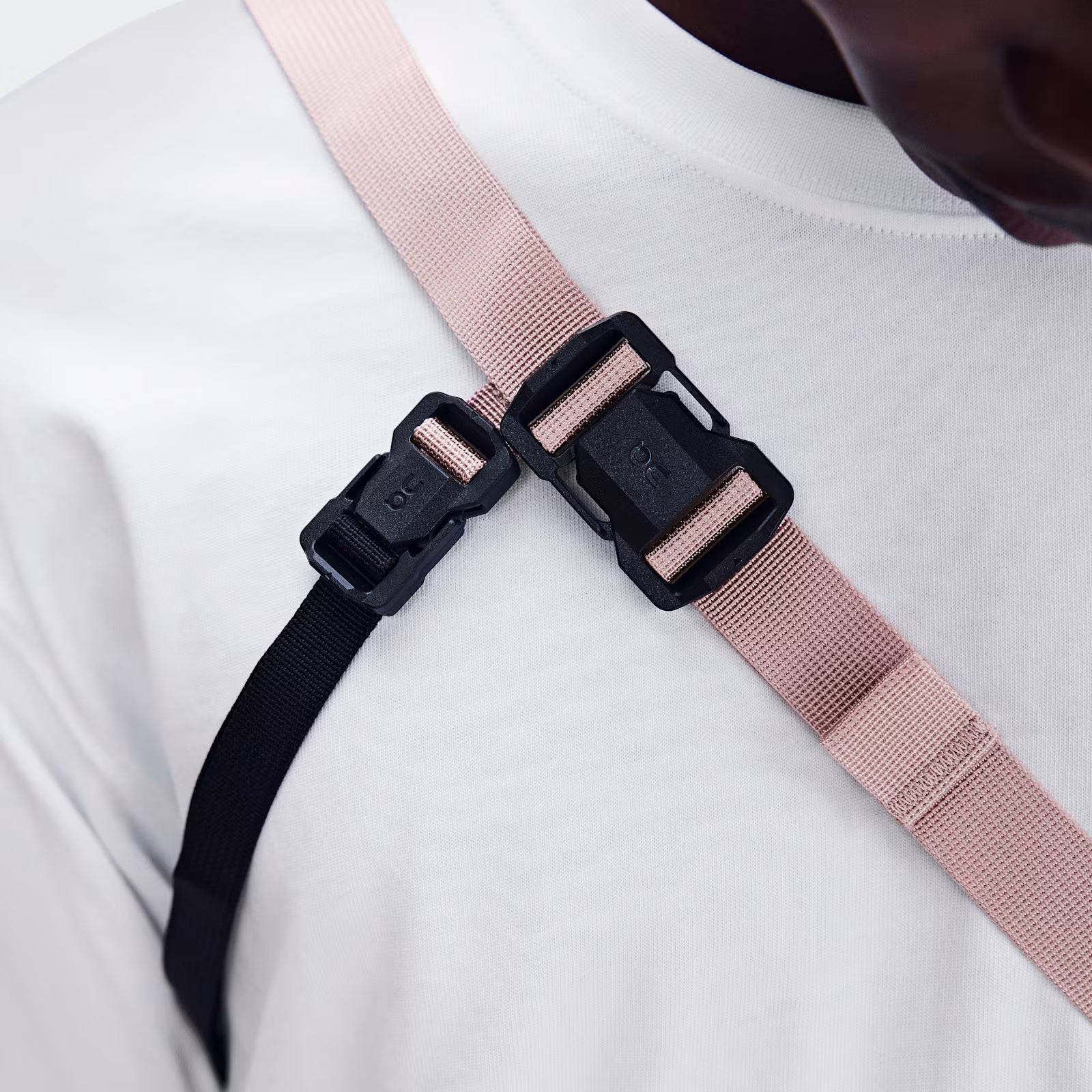 On Sling Pack 9L Biscuit | Black