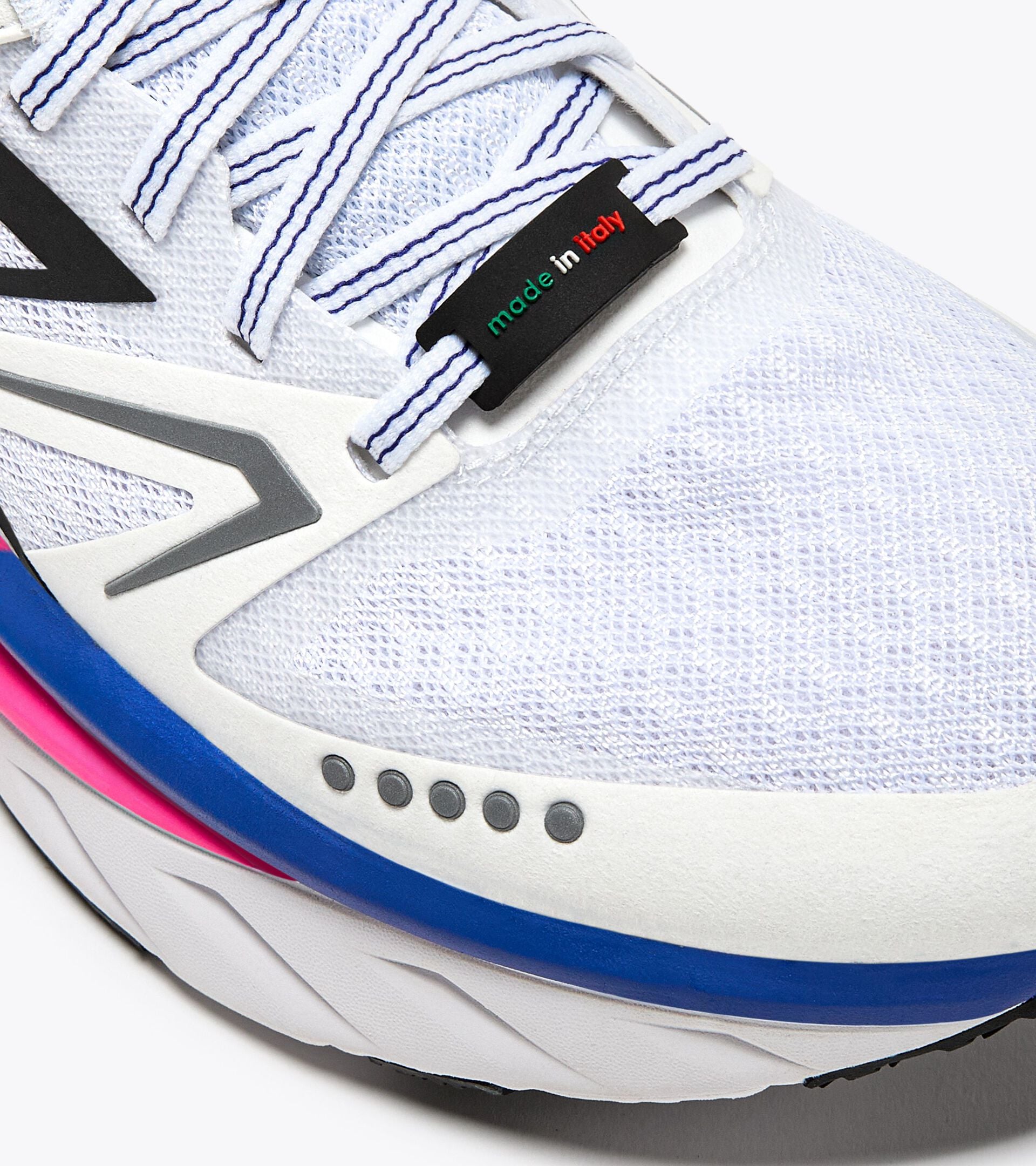 Diadora Atomo V7000-2 White/Surf The Web/Pink Fluo