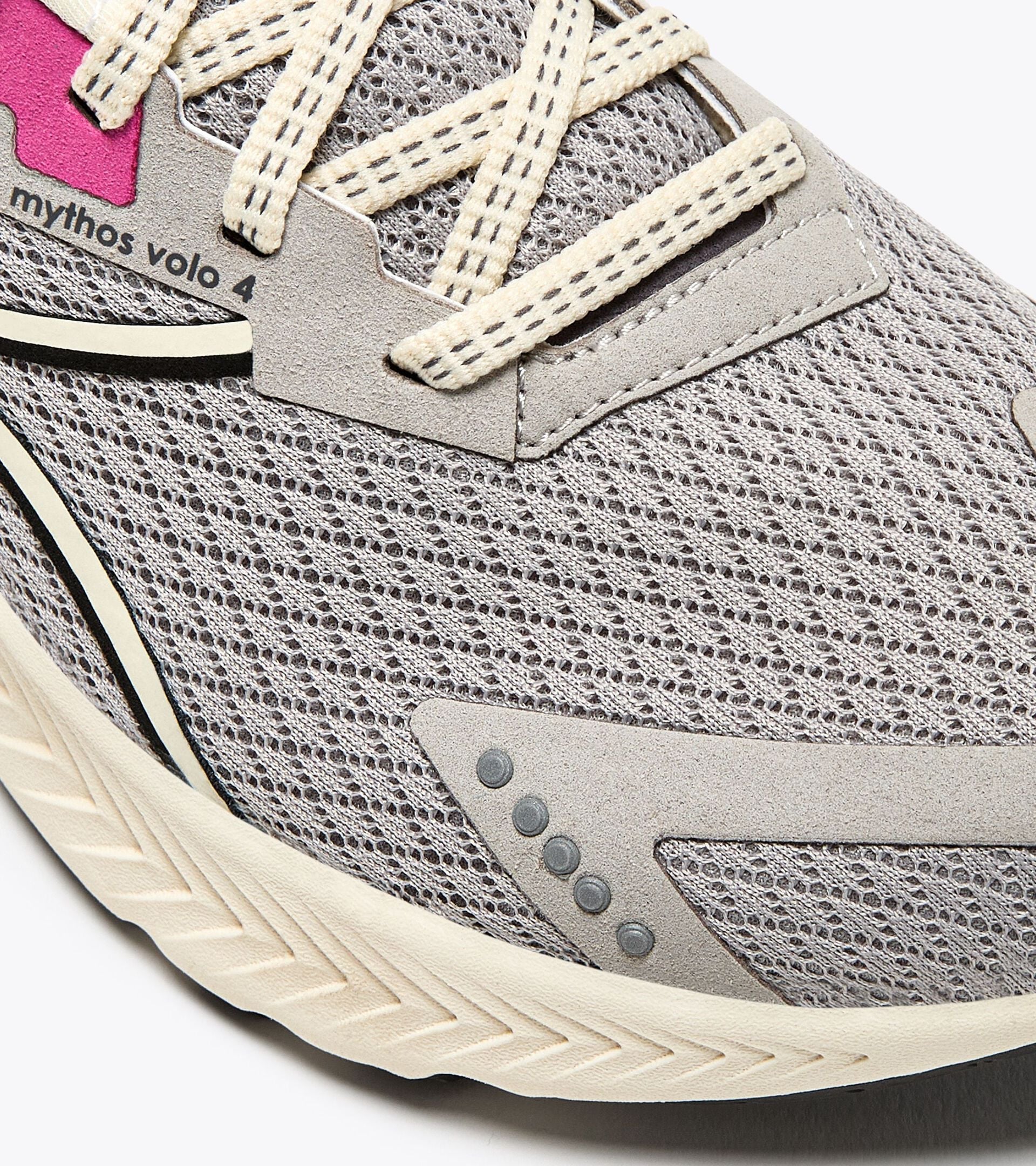 Diadora Mythos Blushield Volo 4  W 2030 Silver/Whisper White/Black