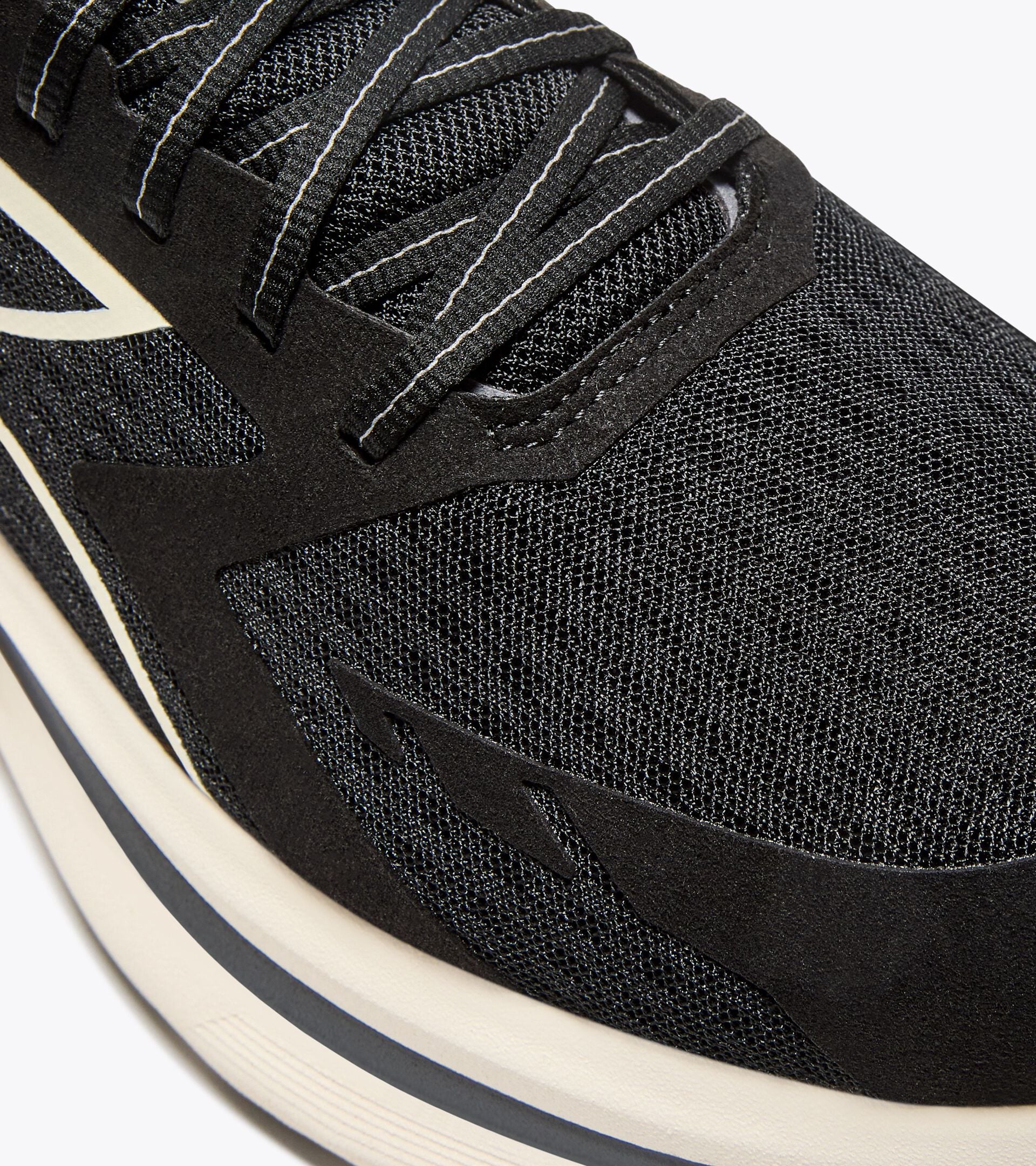 Diadora Cellula Black/Whisper White