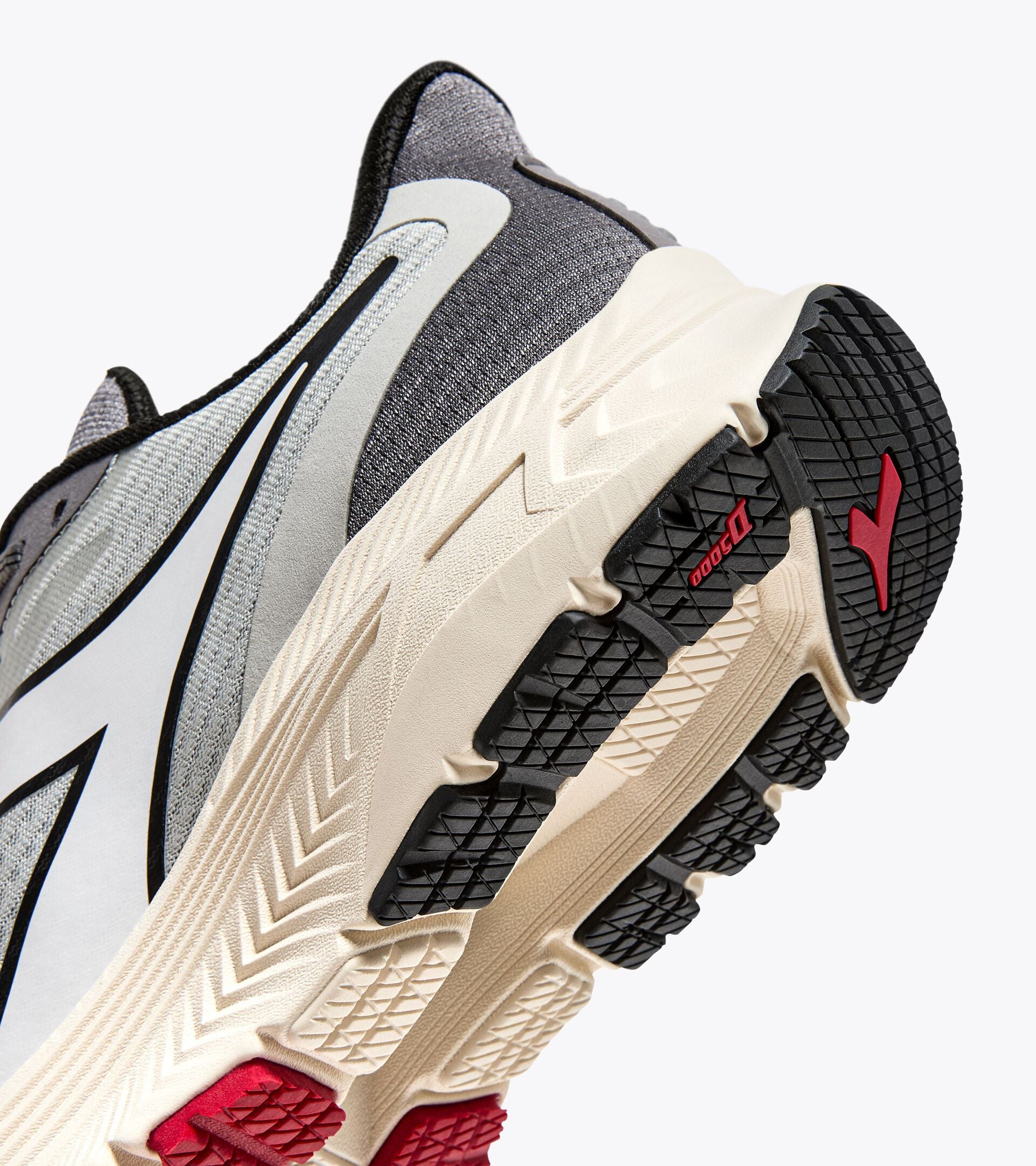Diadora Mythos Blushield 9 Vortice Silver Dd/Steel Gray/Black