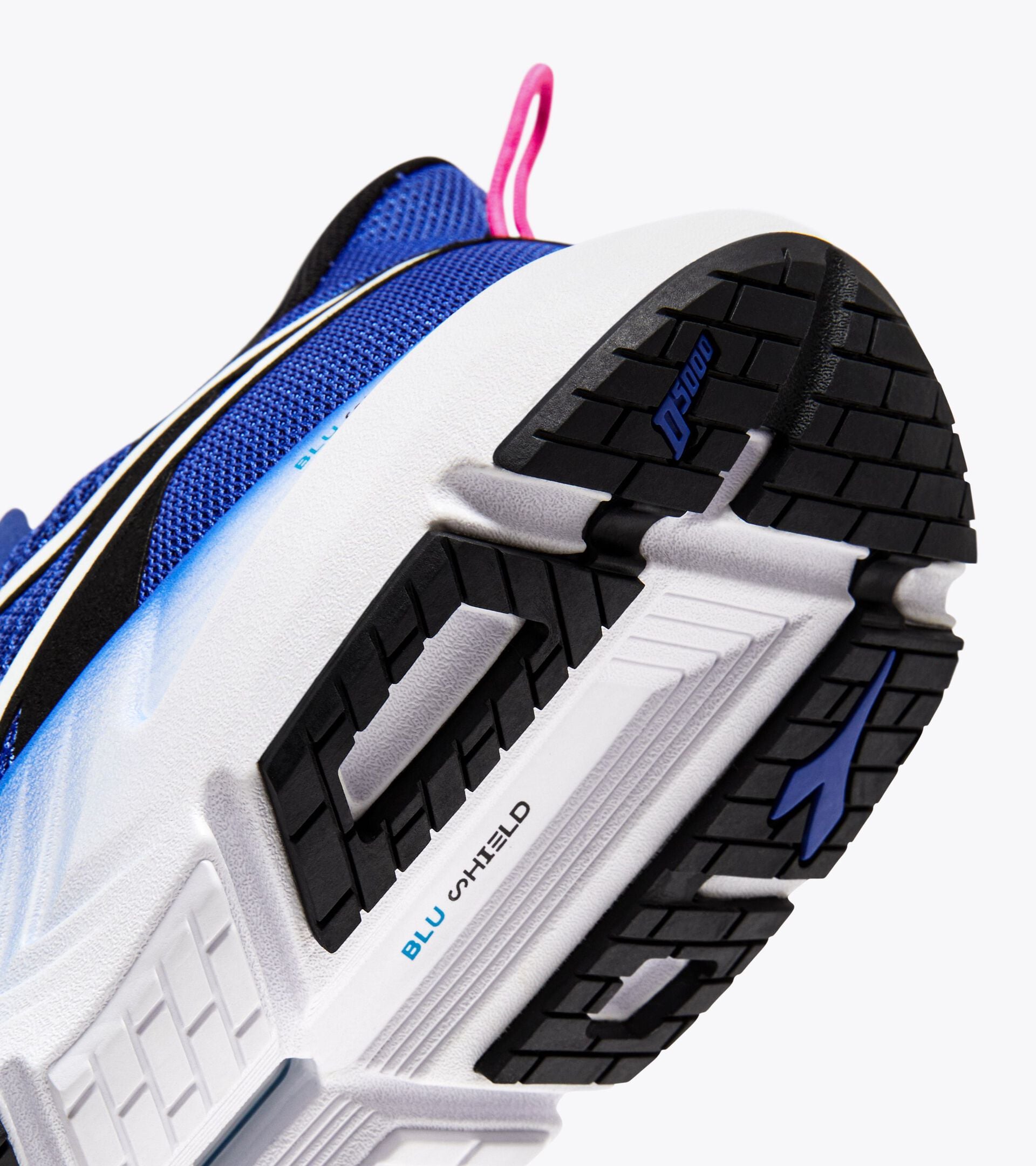 Diadora Mythos Blushield Volo 4 Surf The Web/White