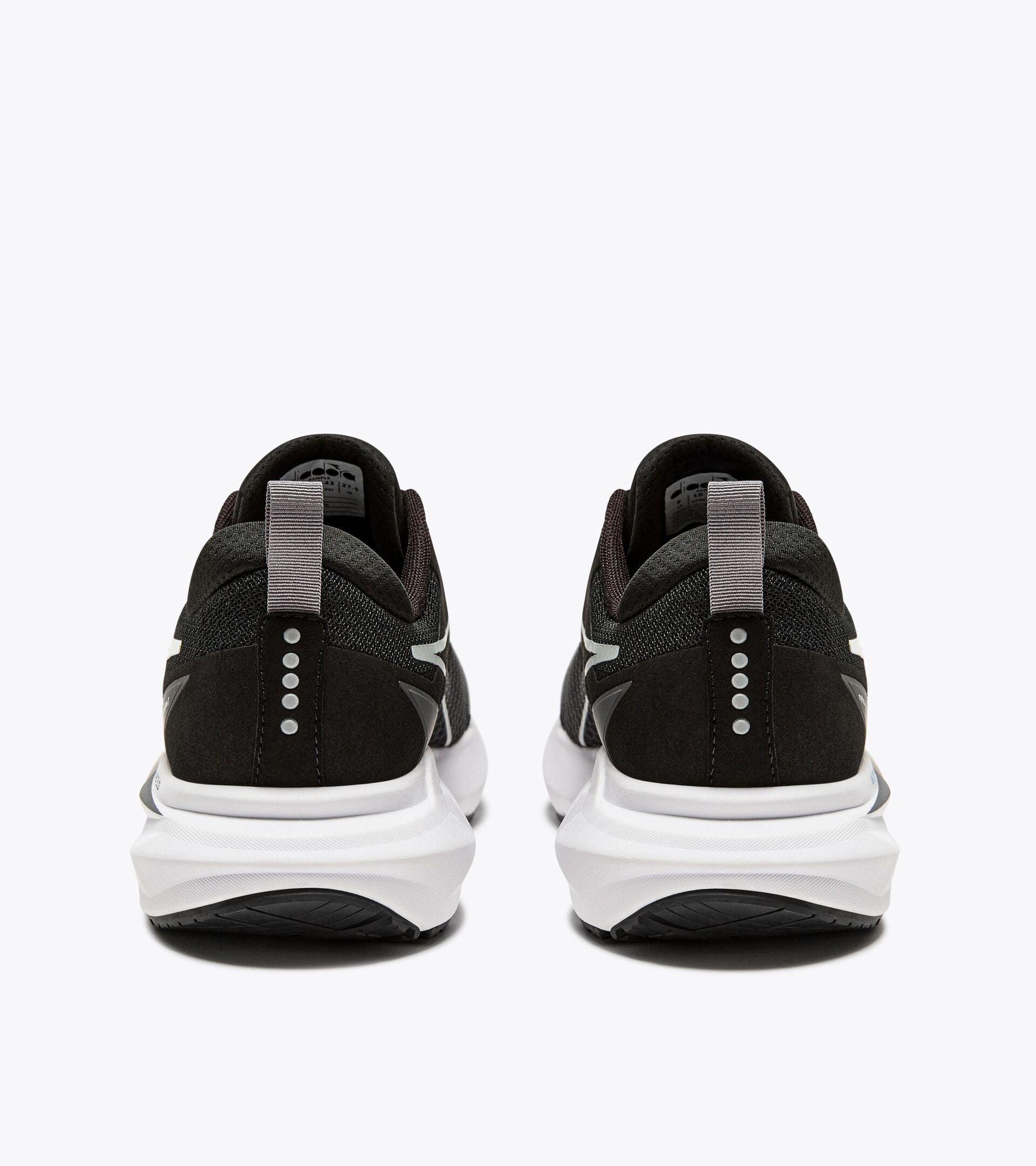 Diadora Mythos Blushield Vigore 3 Black/White (C7406)