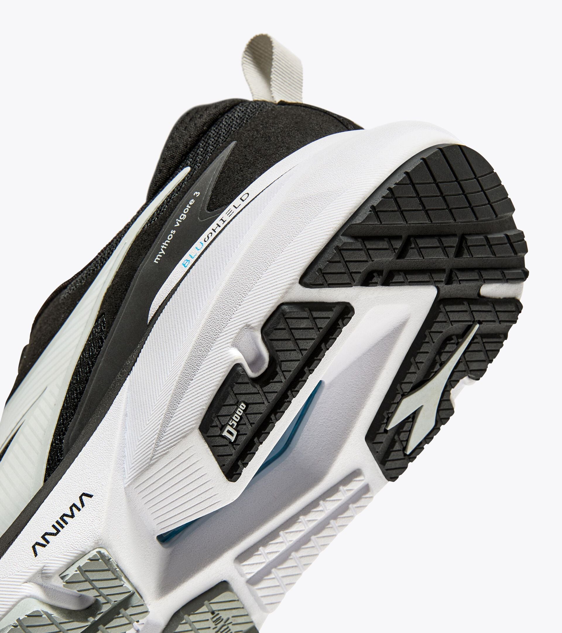 Diadora Mythos Blushield Vigore 3 Wide W Black/White (C7406)