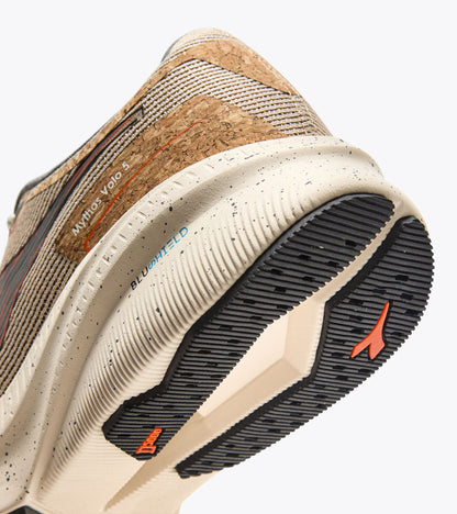 Diadora Mythos Blushield Volo 5 2030 Beige/Steel Gray
