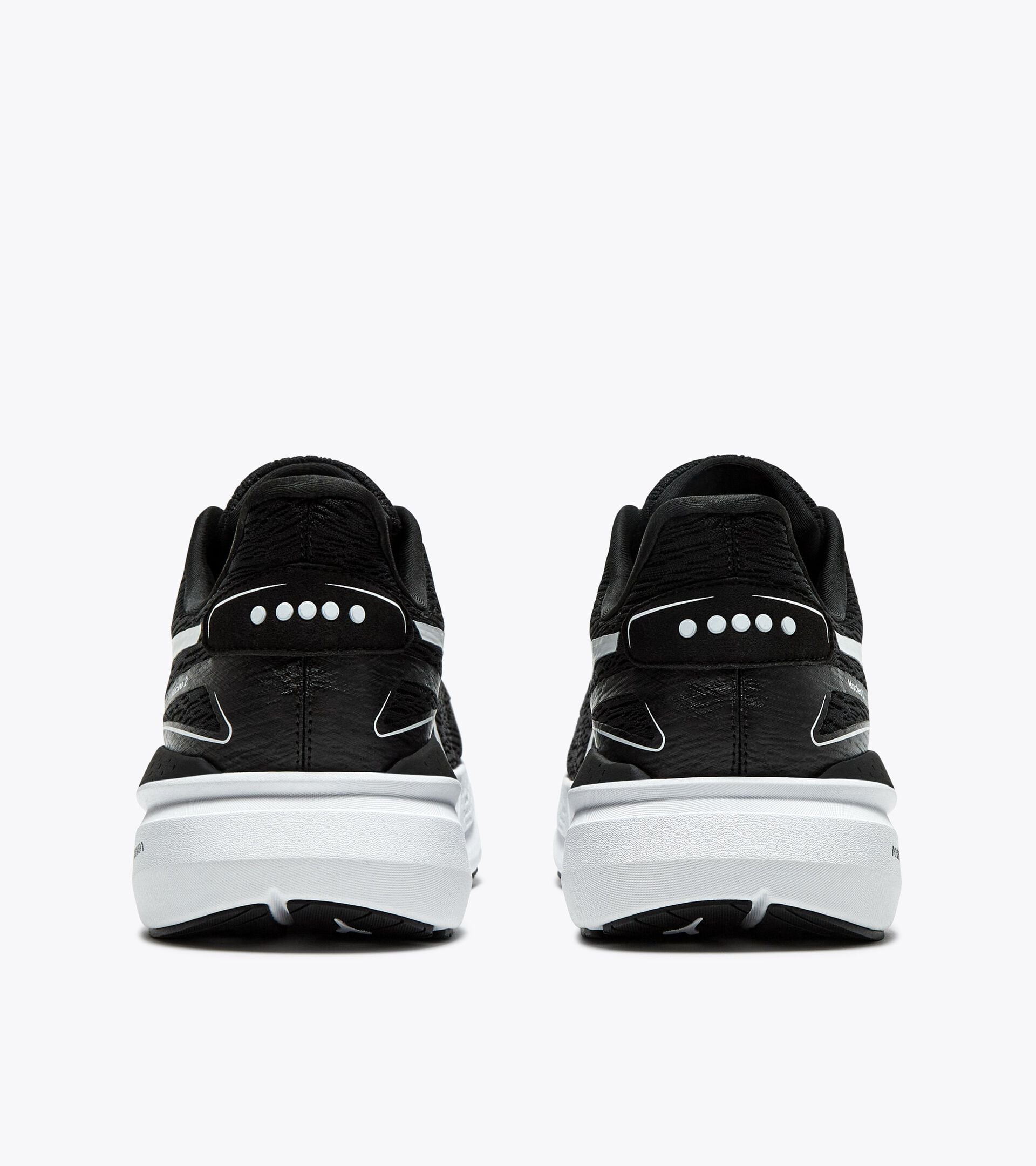 Diadora Nucleo 2 Black /White