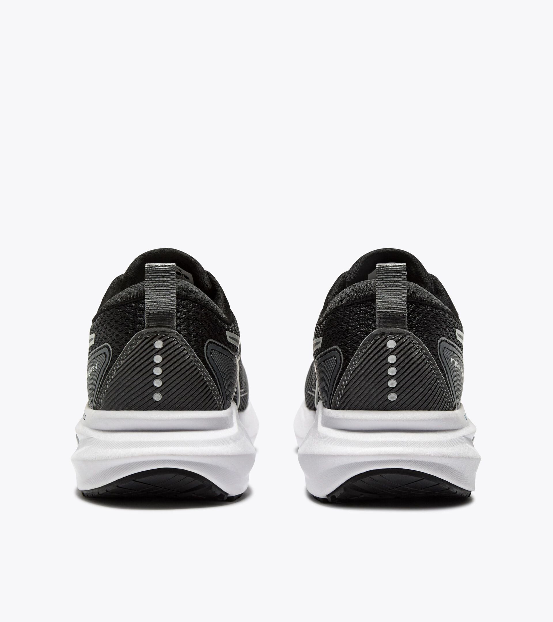 Diadora Mythos Blushield Vigore 4 Black/Steel Gray