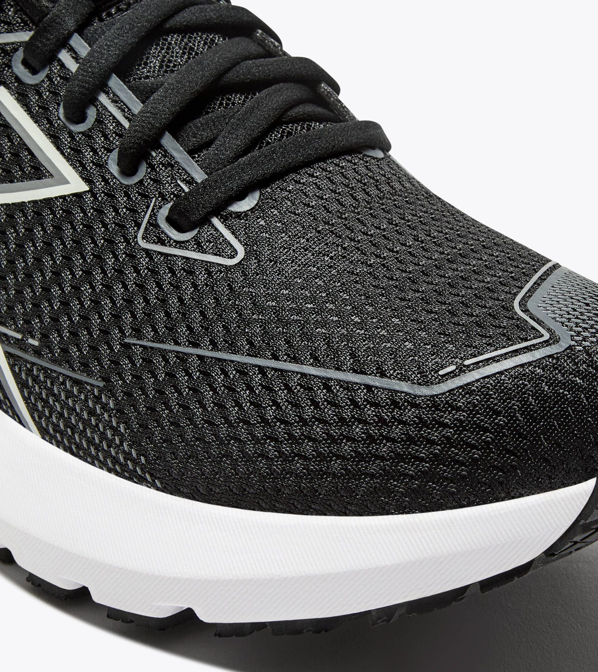 Diadora Mythos Blushield Vigore 4 Black/Steel Gray