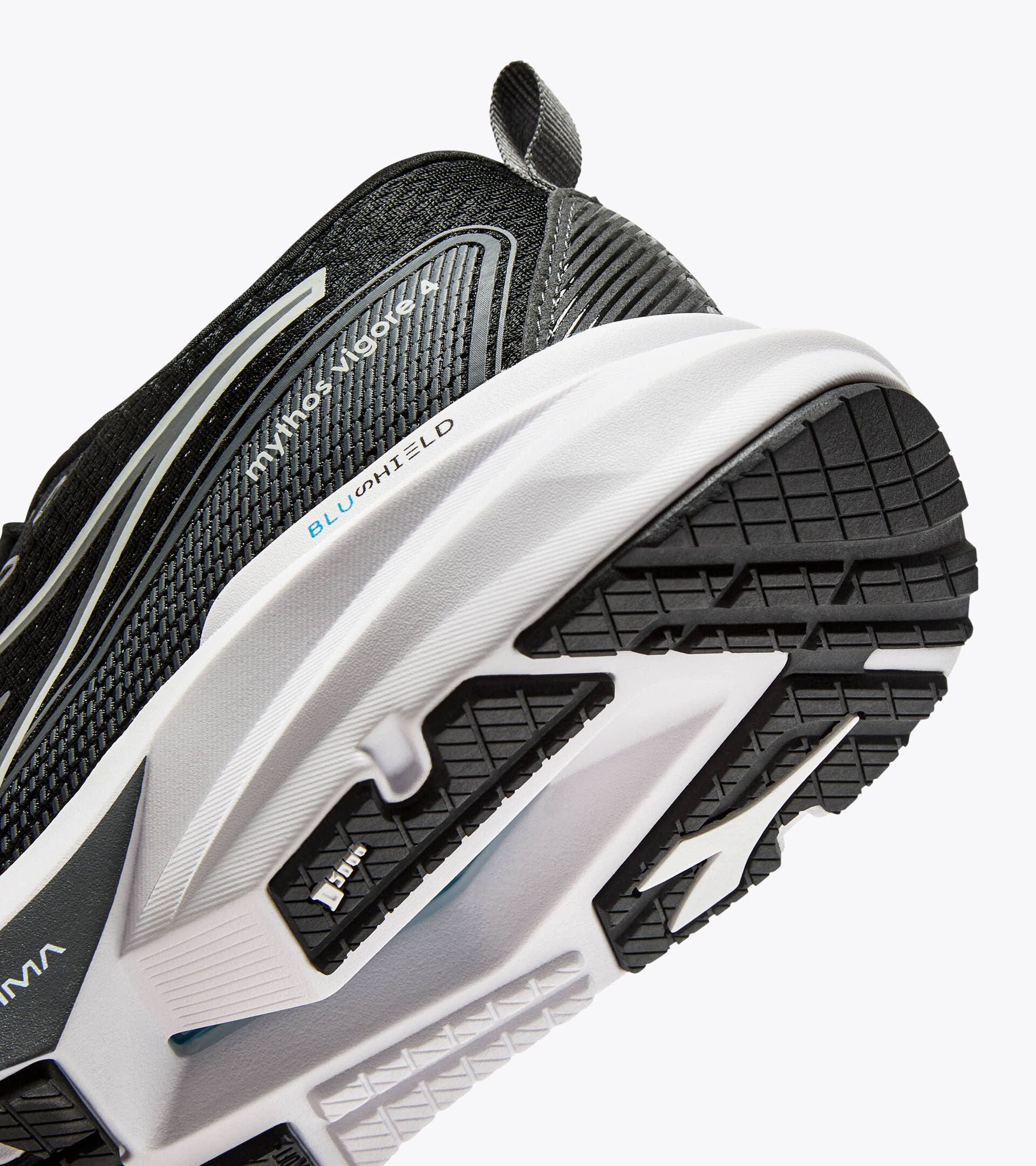 Diadora Mythos Blushield Vigore 4 Black/Steel Gray