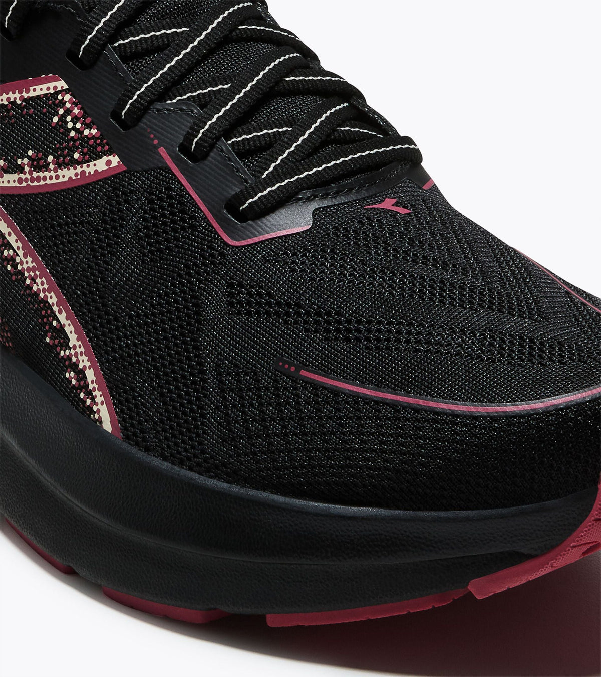 Diadora Mythos Blushield Vigore V W Black/Earth Red
