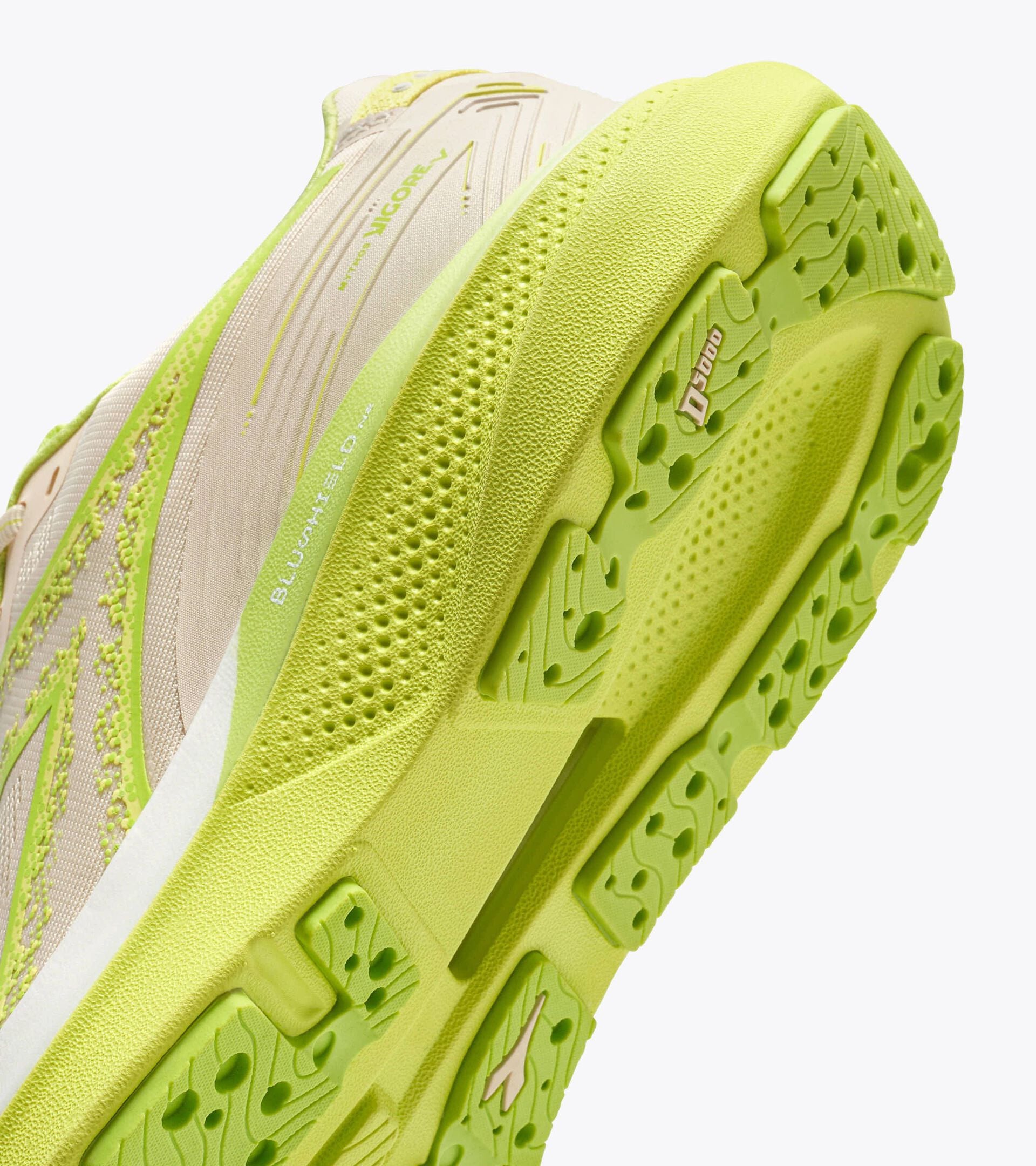 Diadora Mythos Blushield Vigore V Buttercream /Minced Quince