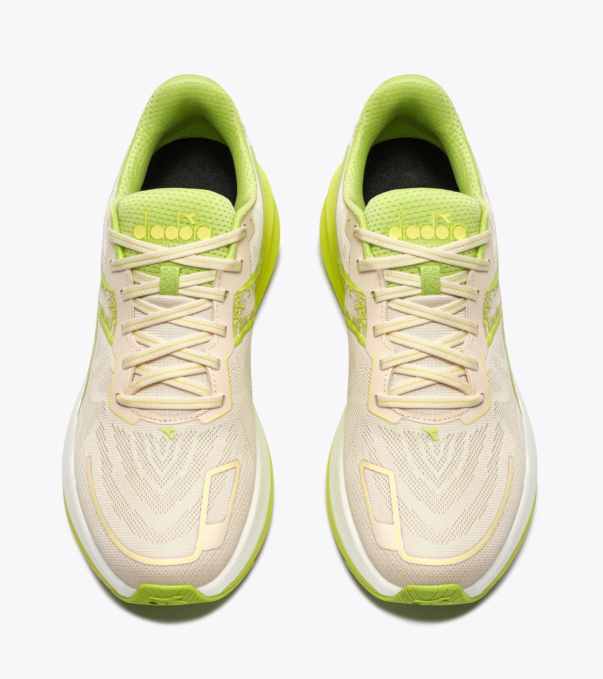 Diadora Mythos Blushield Vigore V Buttercream /Minced Quince