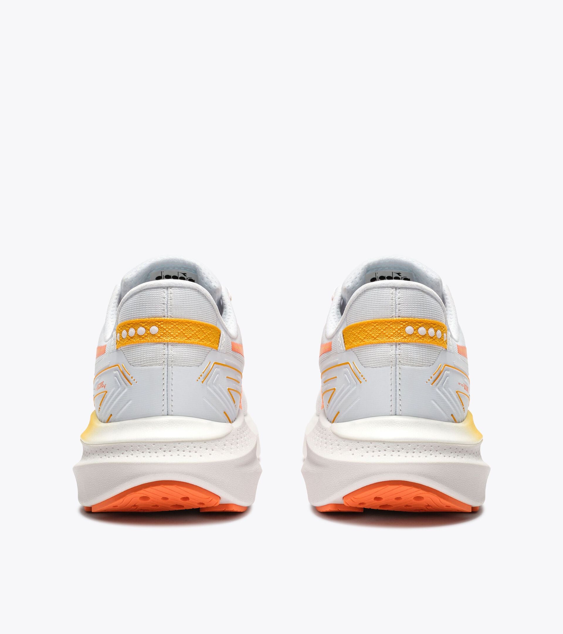 Diadora Mythos Blushield Vigore V White/Nectarine