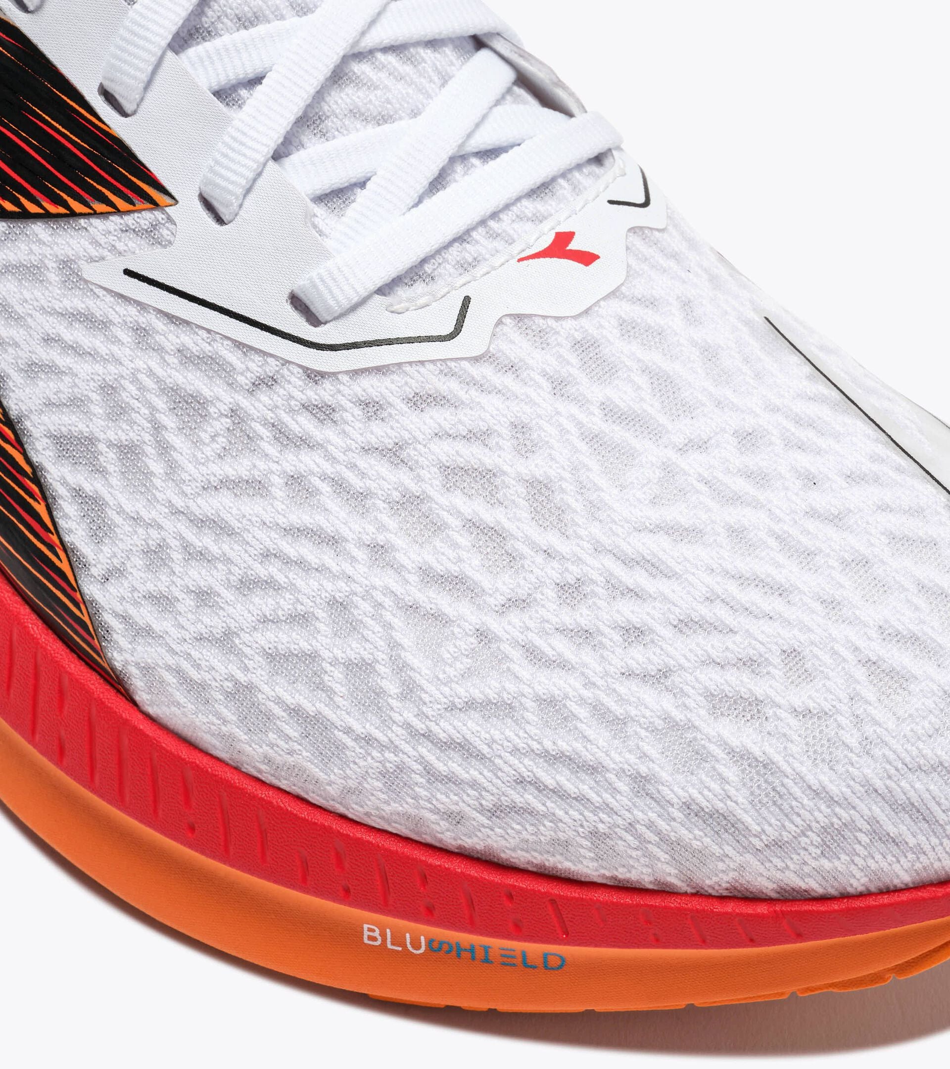 Diadora Mythos Blushield Volo 6 White /Orange Peel /Fiery Red