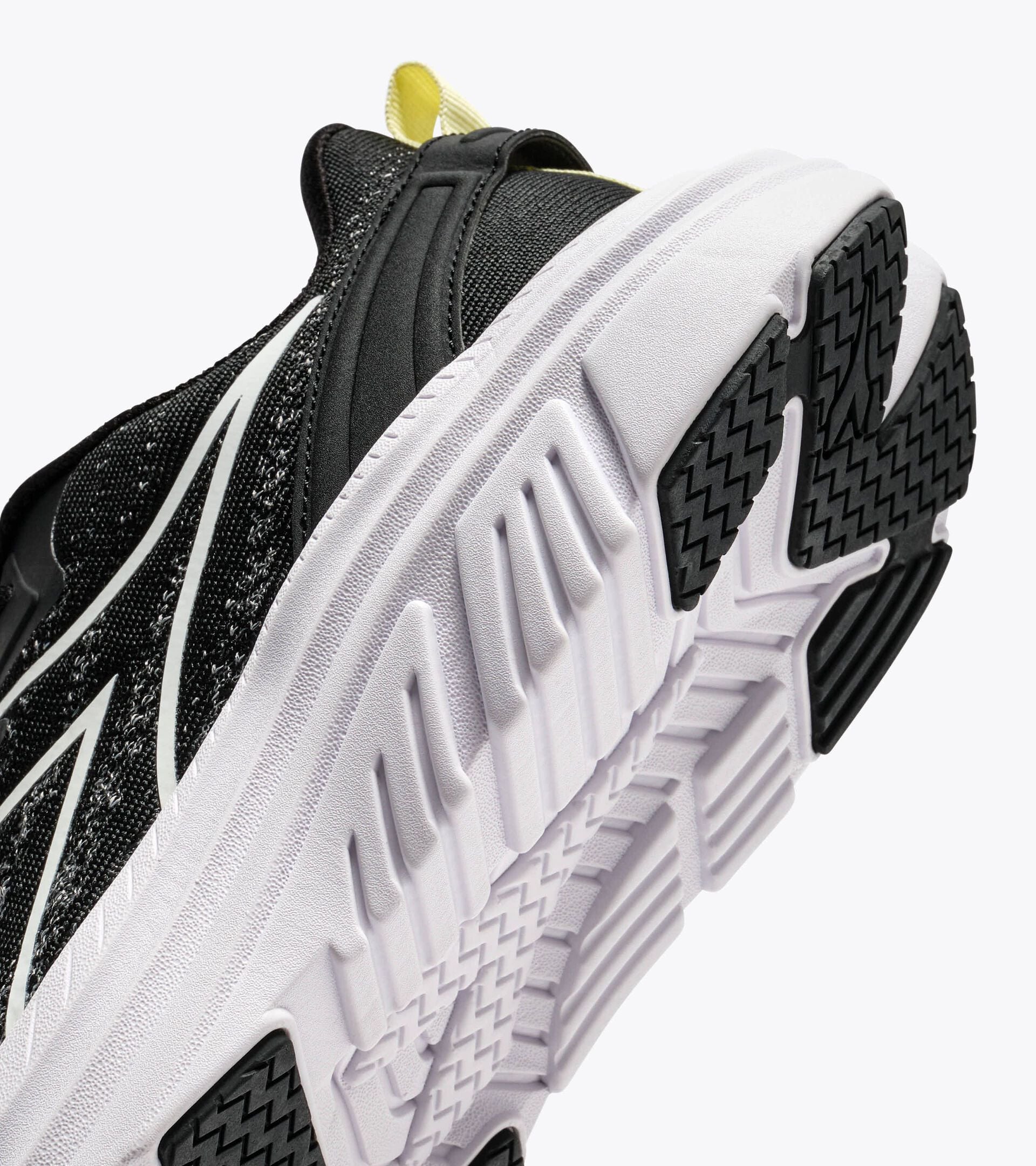 Diadora Passo 6 Black/White (C7406)
