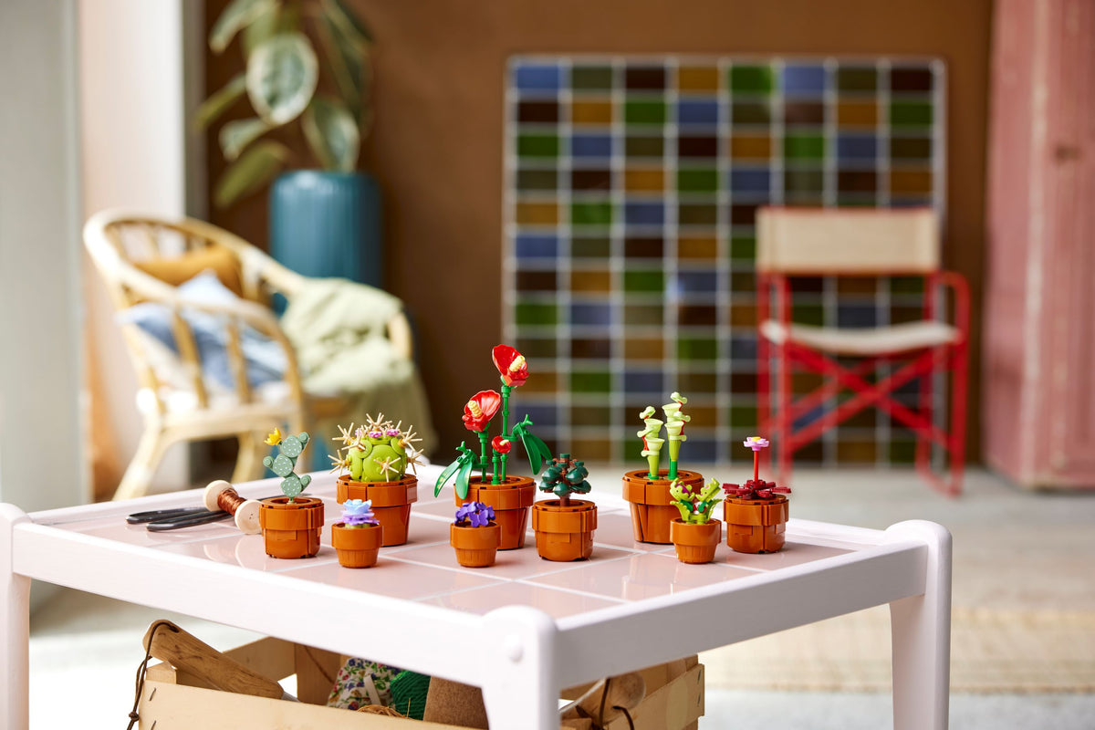 LEGO Tiny Plants, back