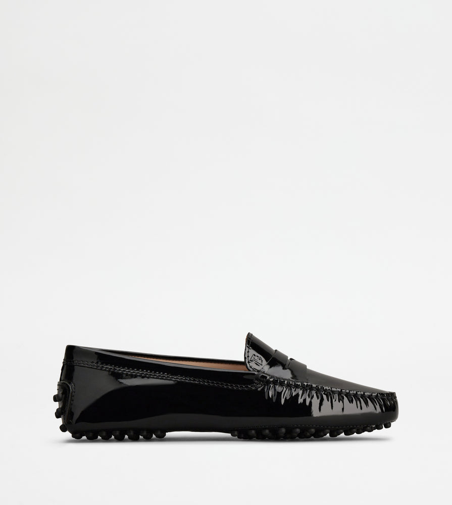 Tods Gommino Driving Shoes In Patent Leather Black Womens