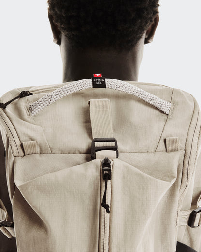 On Speed Pack 30L Sand | Black