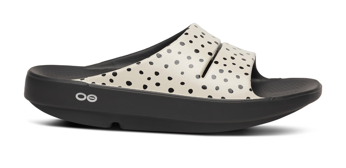 Oofos Women's Limited Slide Pebble