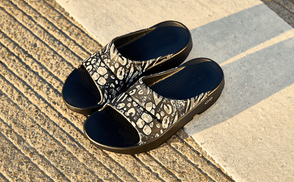 Oofos Women's Limited Slide Combo Camo