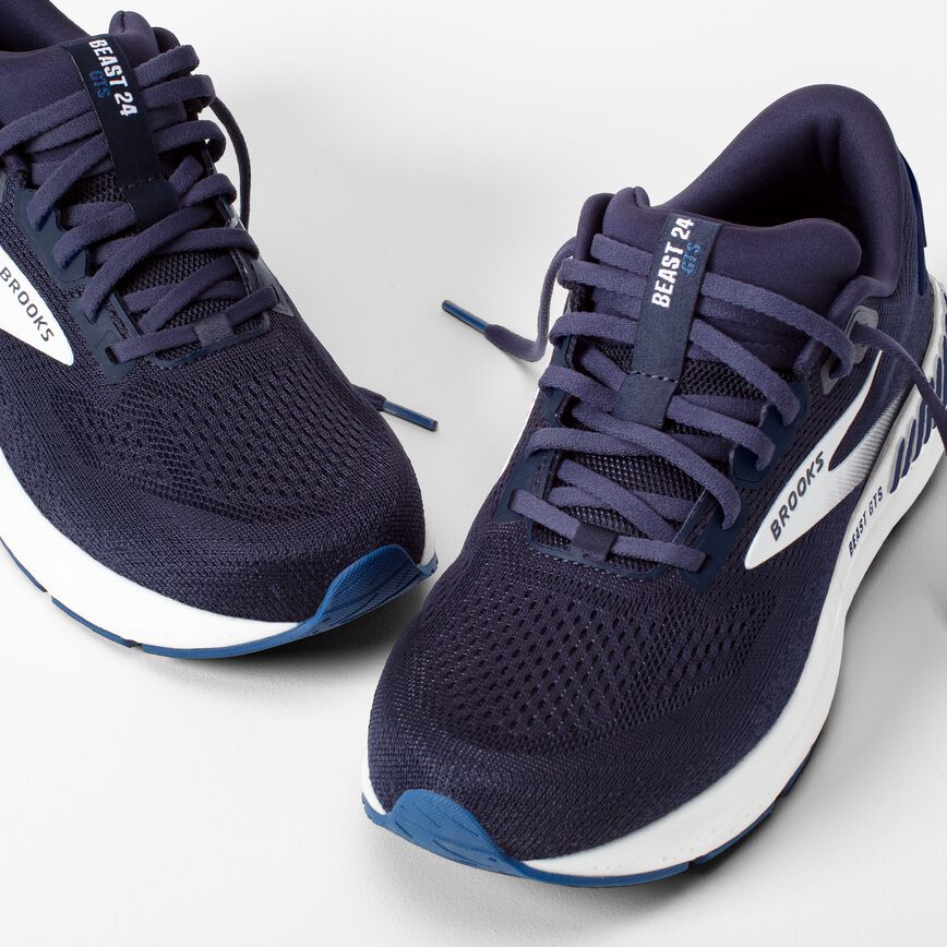 Brooks Beast GTS 24 Peacoat/True Navy/White