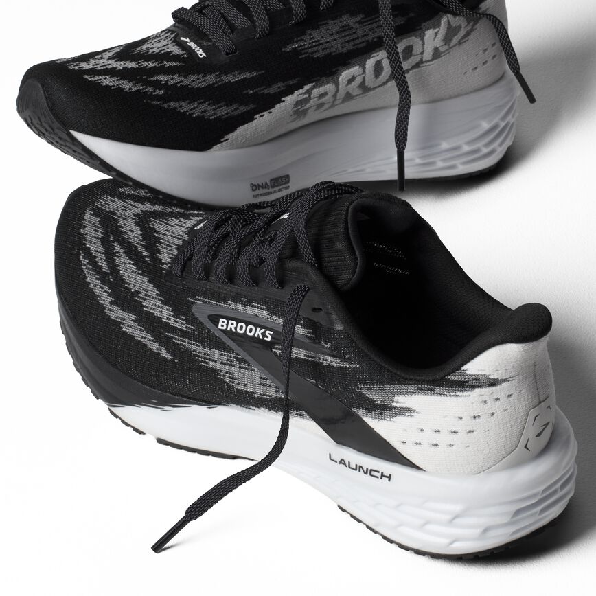 Brooks Launch 11 Black/White