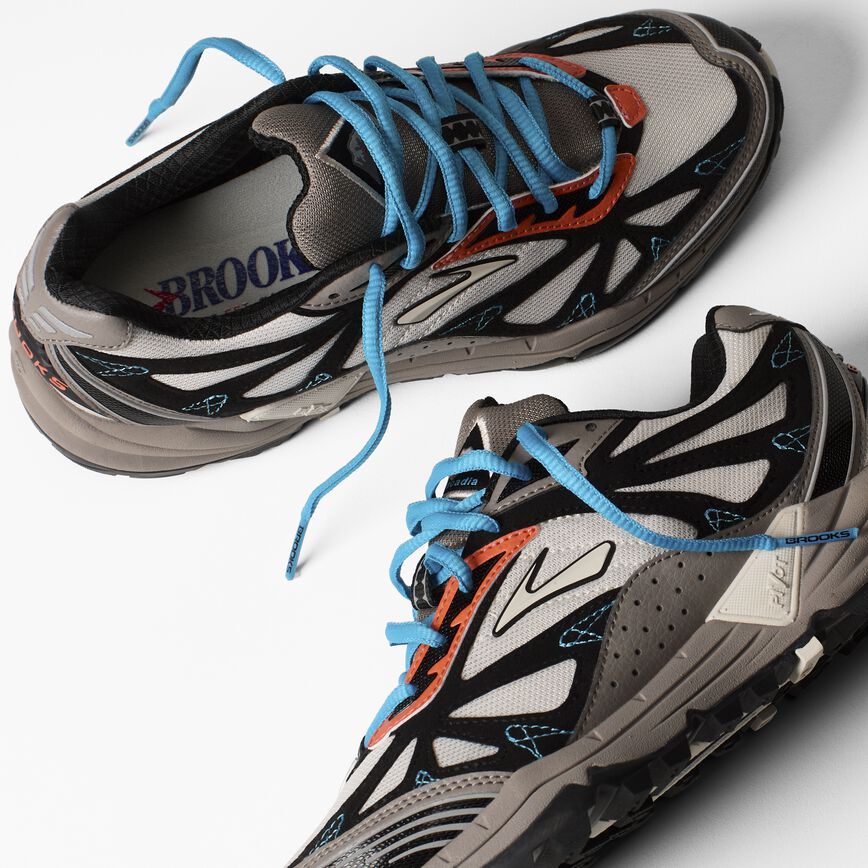 Brooks Cascadia 1 Moonbeam/Black/Camellia