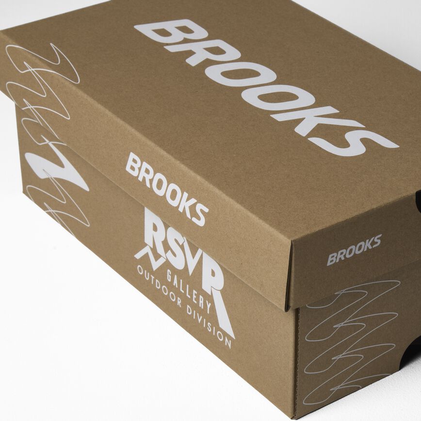 Brooks RSVP Gallery x Caldera 8 Trench/Mermaid/Black