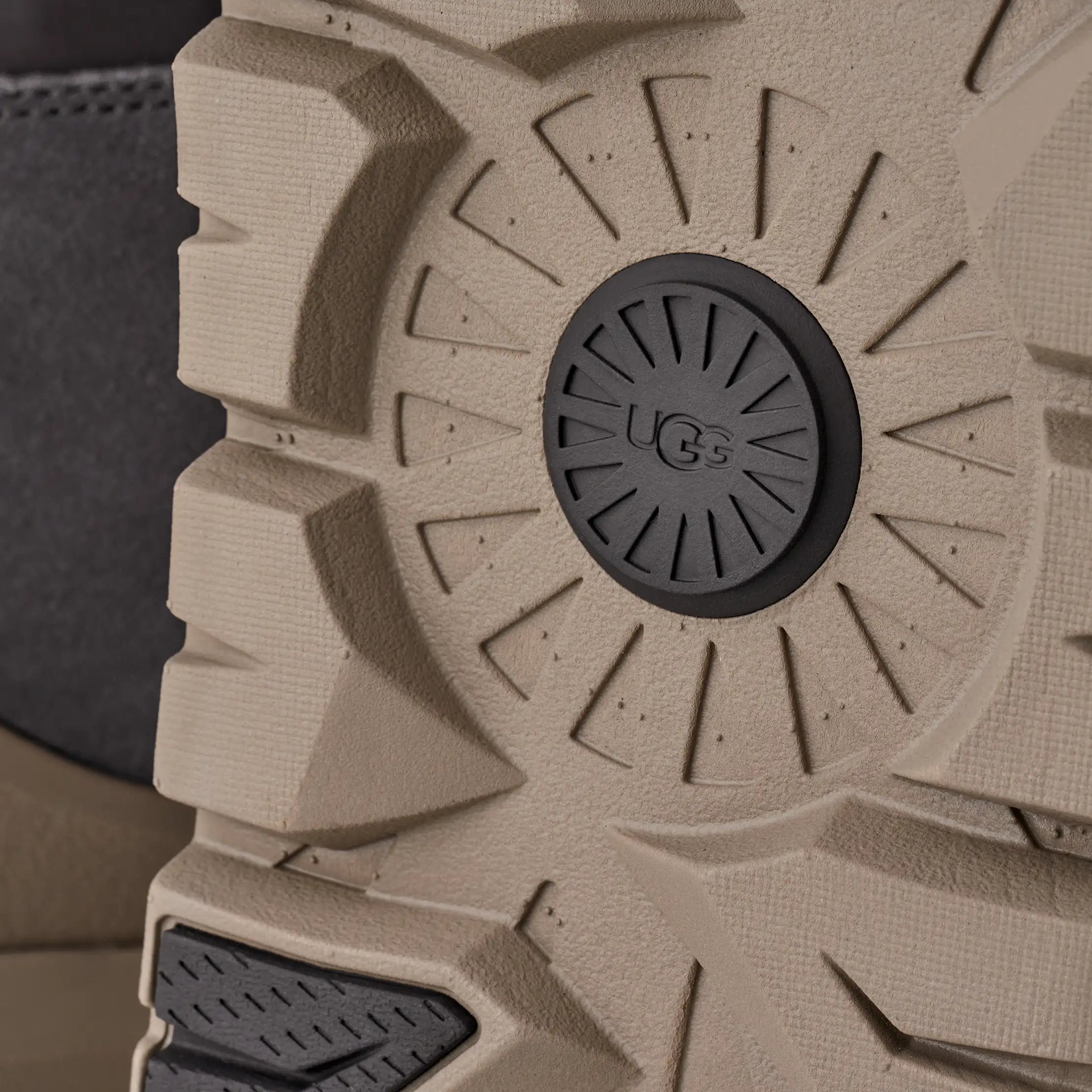 Ugg AllGender Neumel Weather Hybrid Obsidian / Cobble Grey